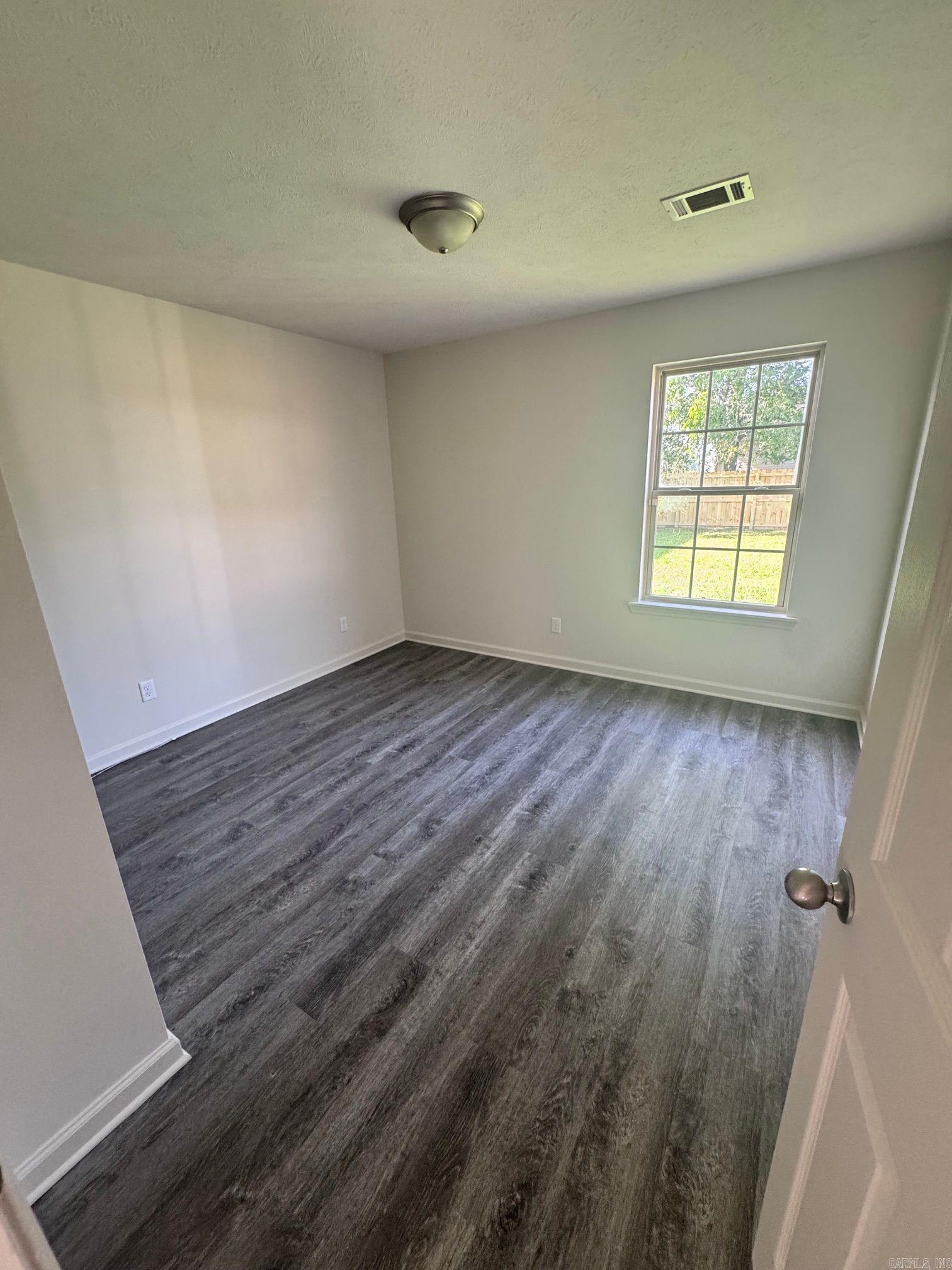 100 E Lauren  Searcy, AR