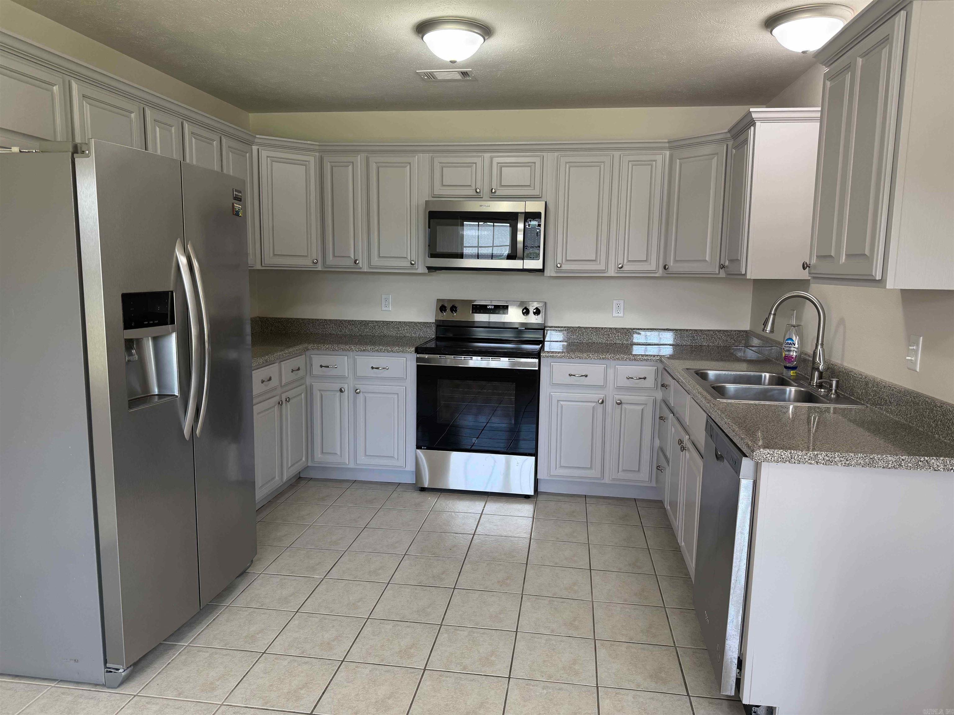100 E Lauren  Searcy, AR
