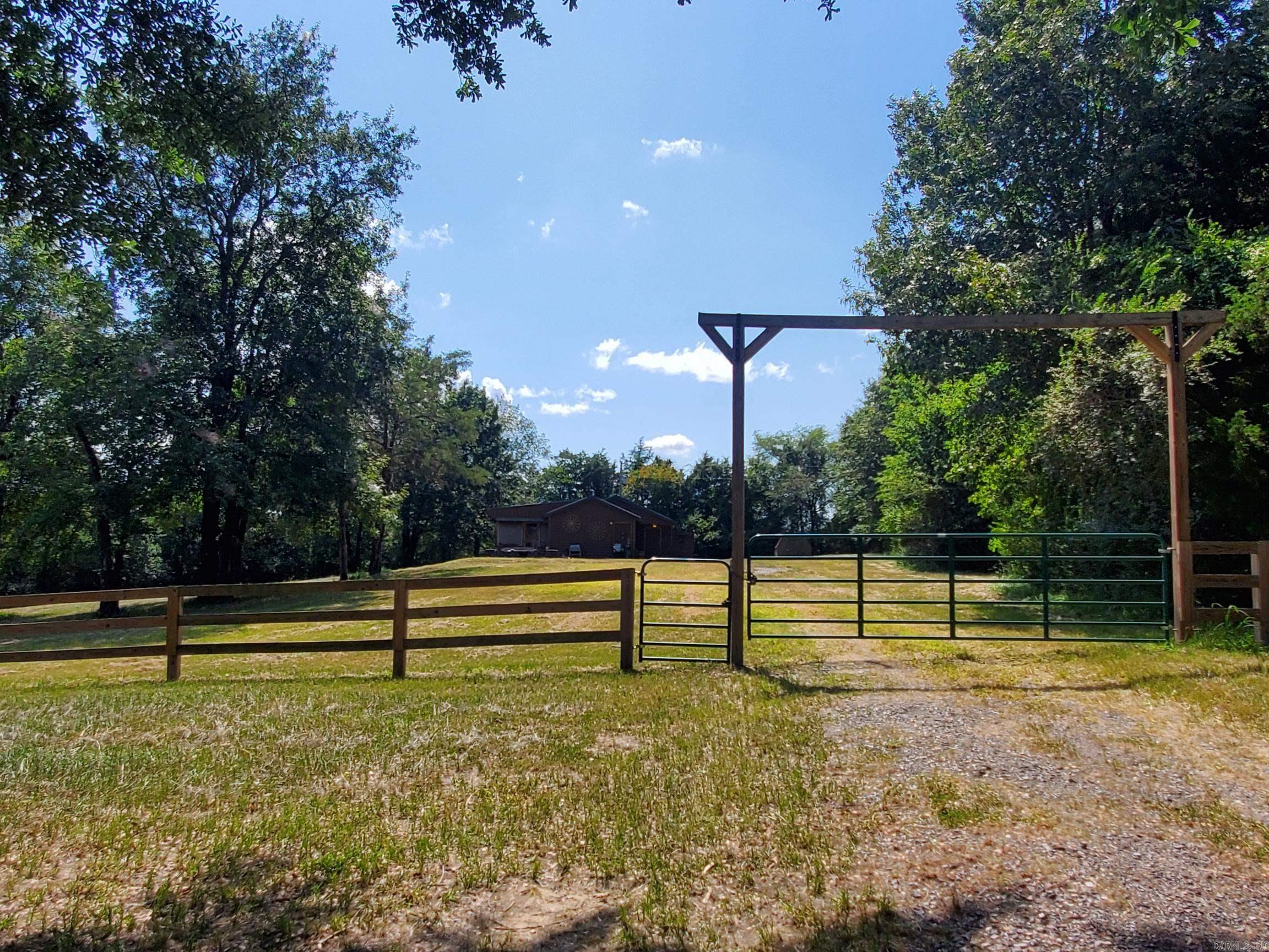 173 & 175 Hendricks  Cove, AR