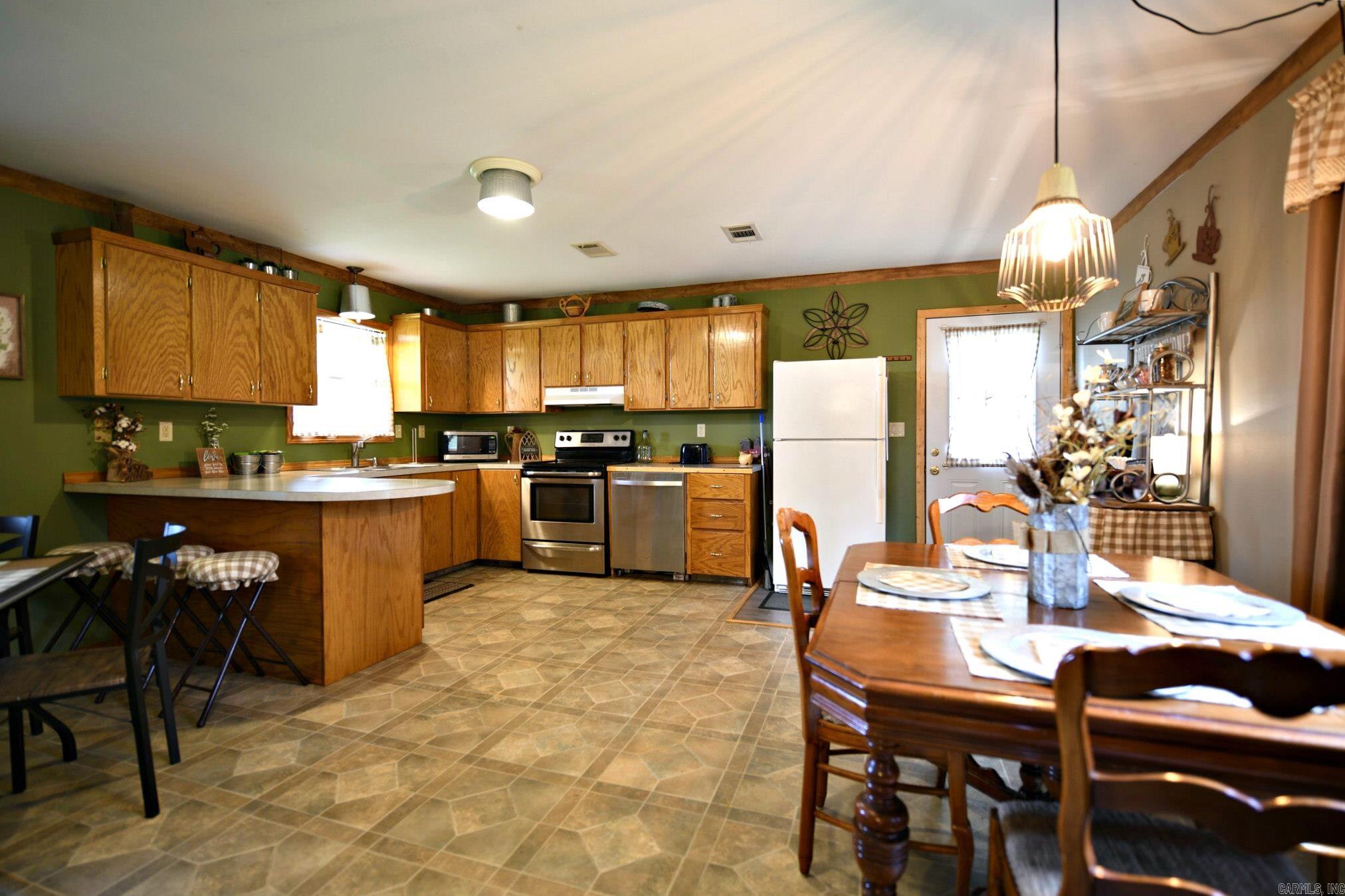 173 & 175 Hendricks  Cove, AR