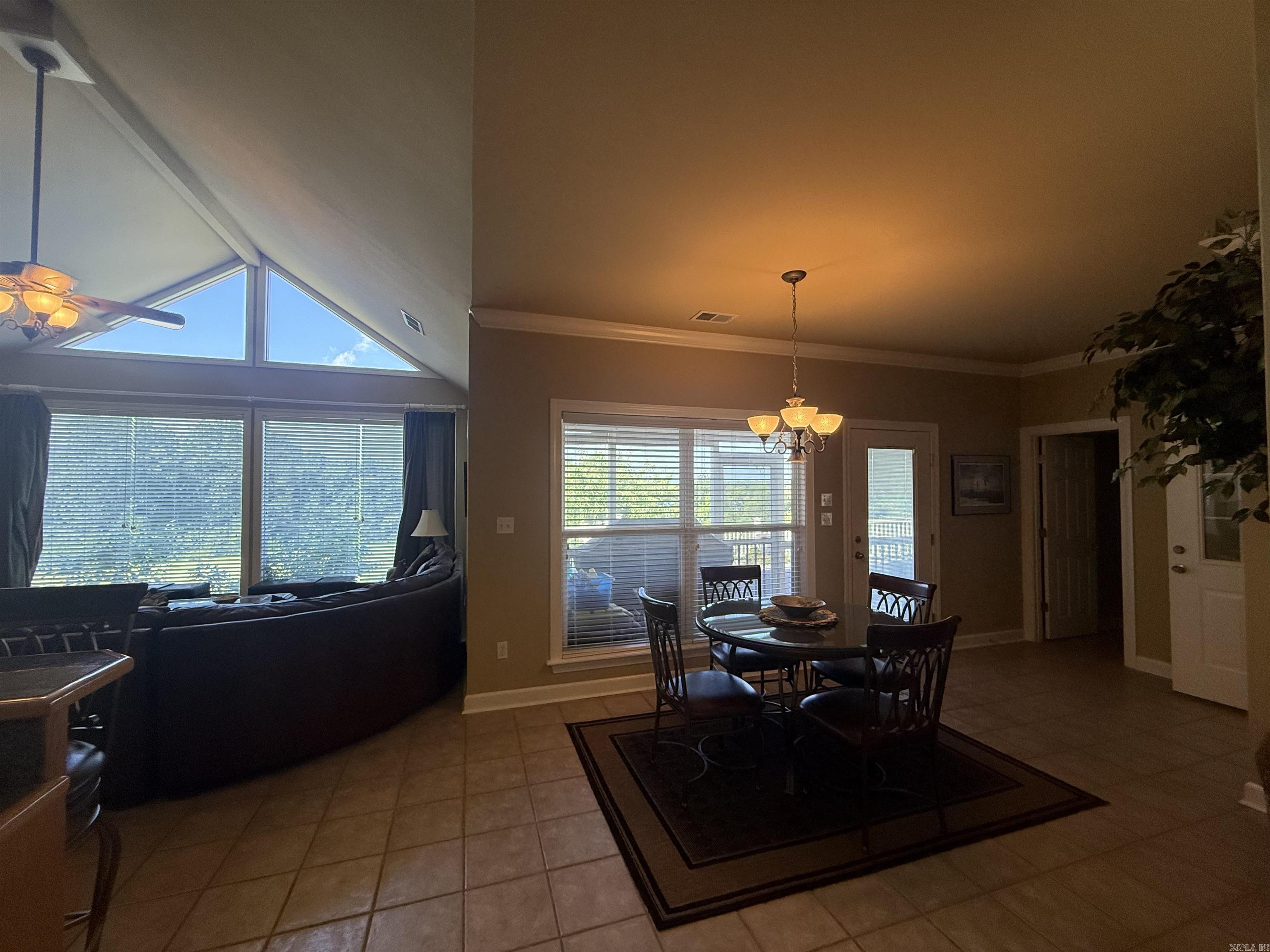 90 Emerald Lane Greers Ferry, AR 72067