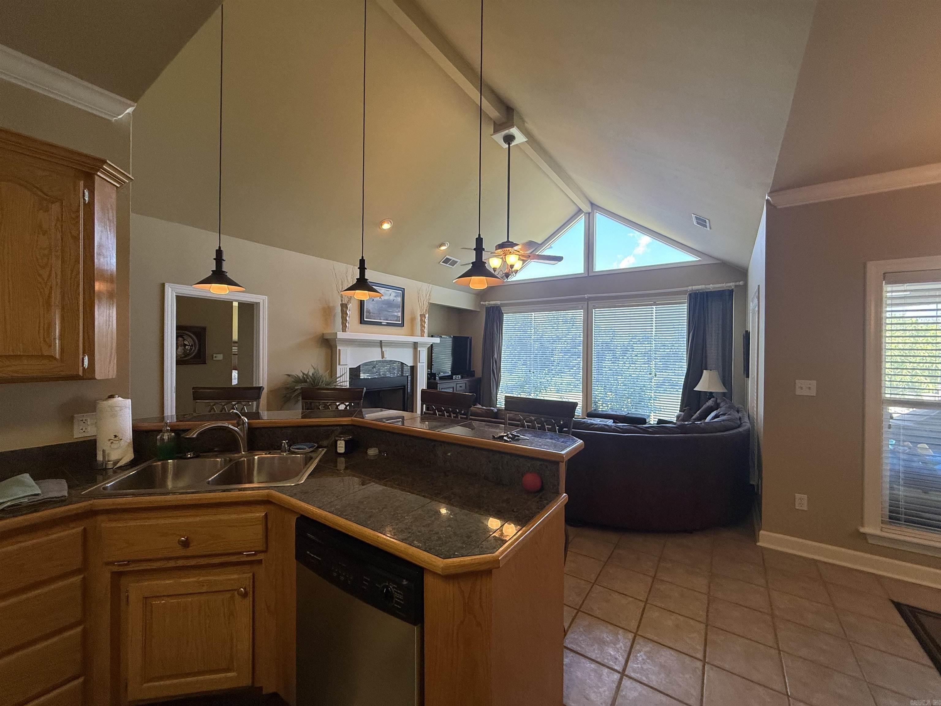90 Emerald Lane Greers Ferry, AR 72067