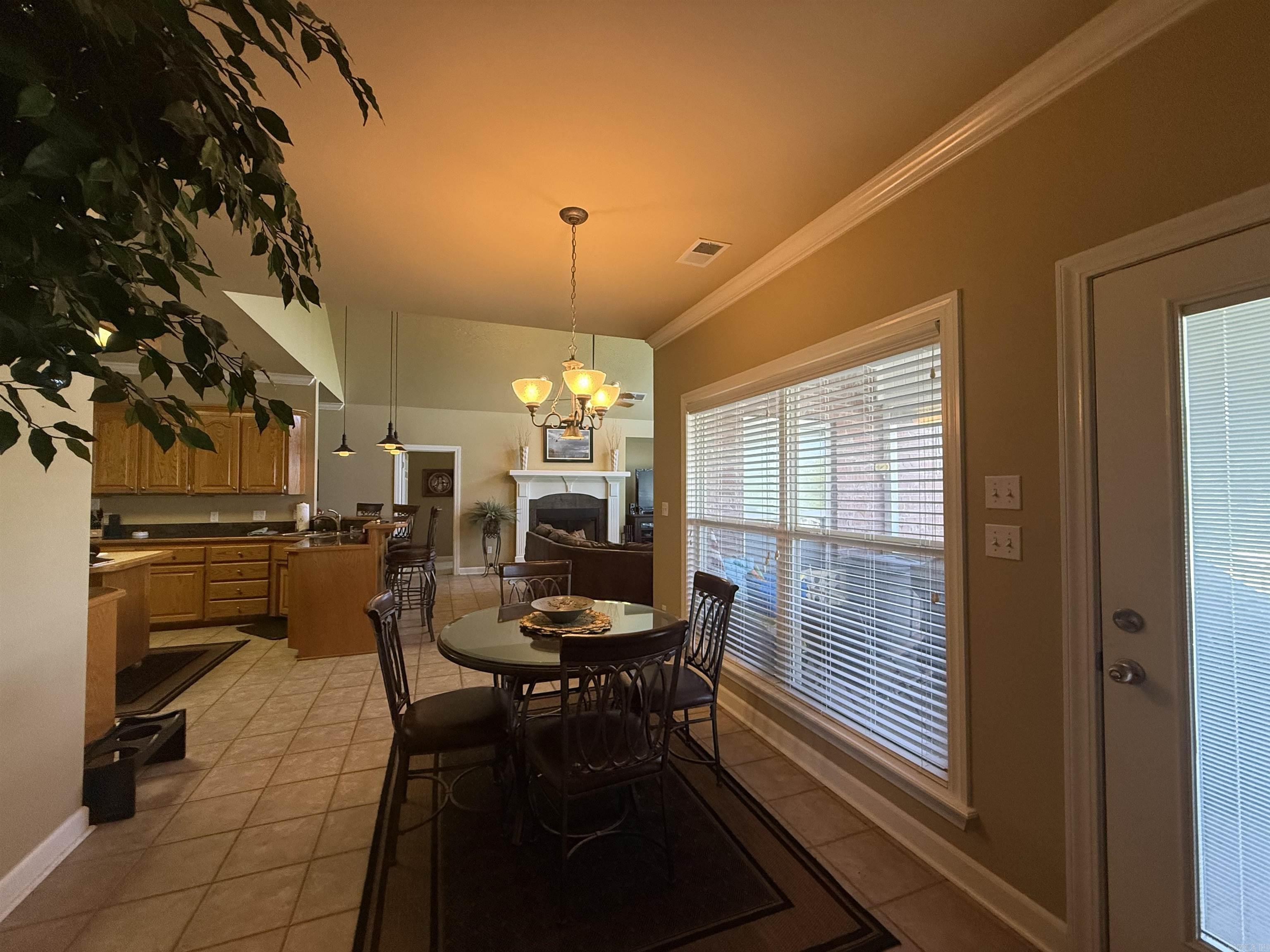 90 Emerald Lane Greers Ferry, AR 72067
