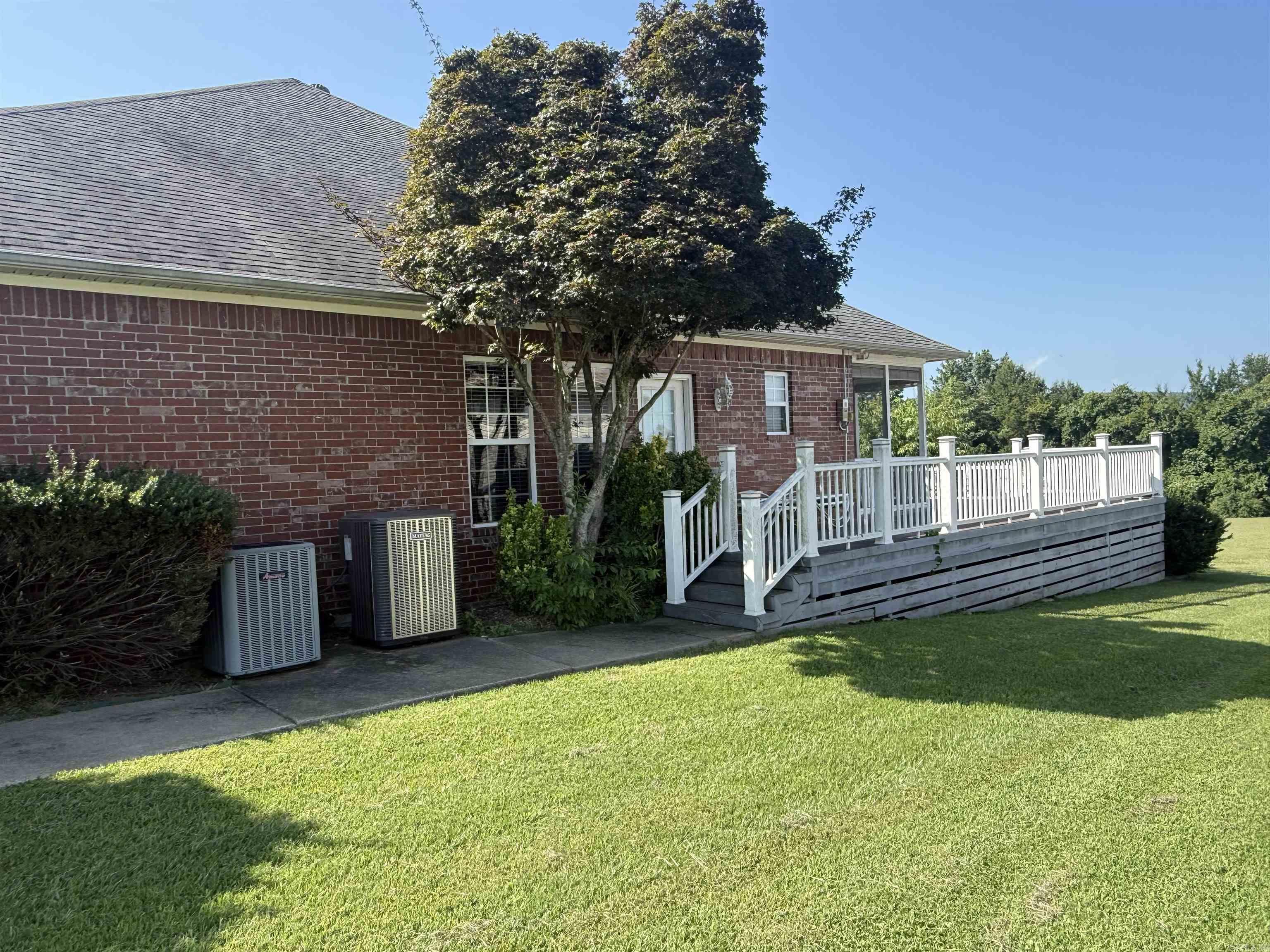 90 Emerald Lane Greers Ferry, AR 72067