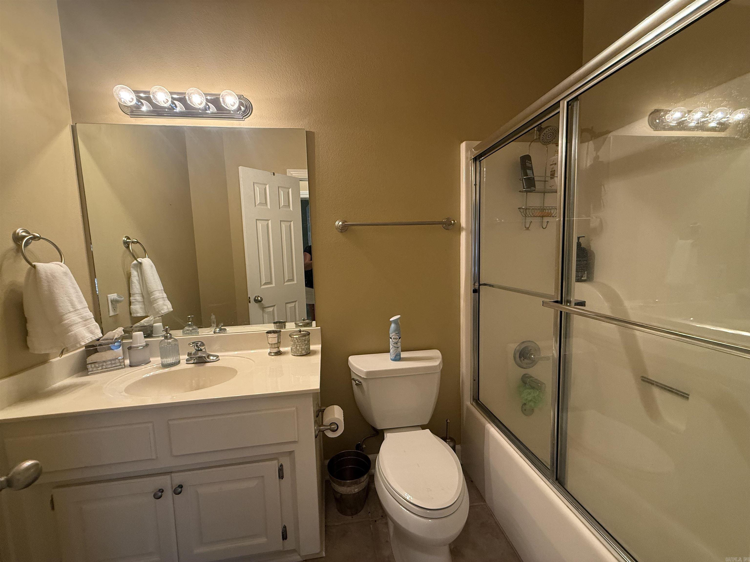 90 Emerald Lane Greers Ferry, AR 72067