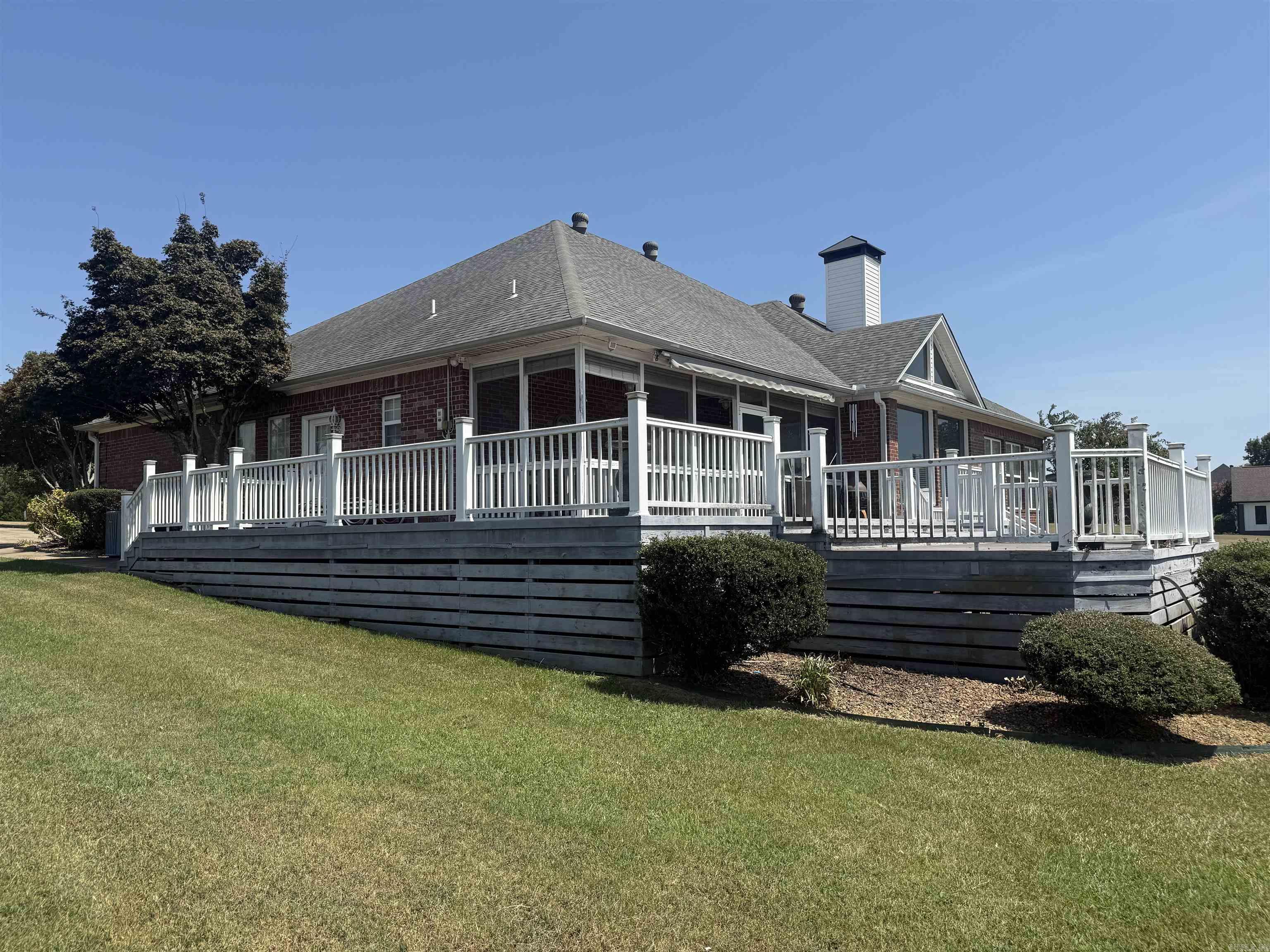 90 Emerald Lane Greers Ferry, AR 72067