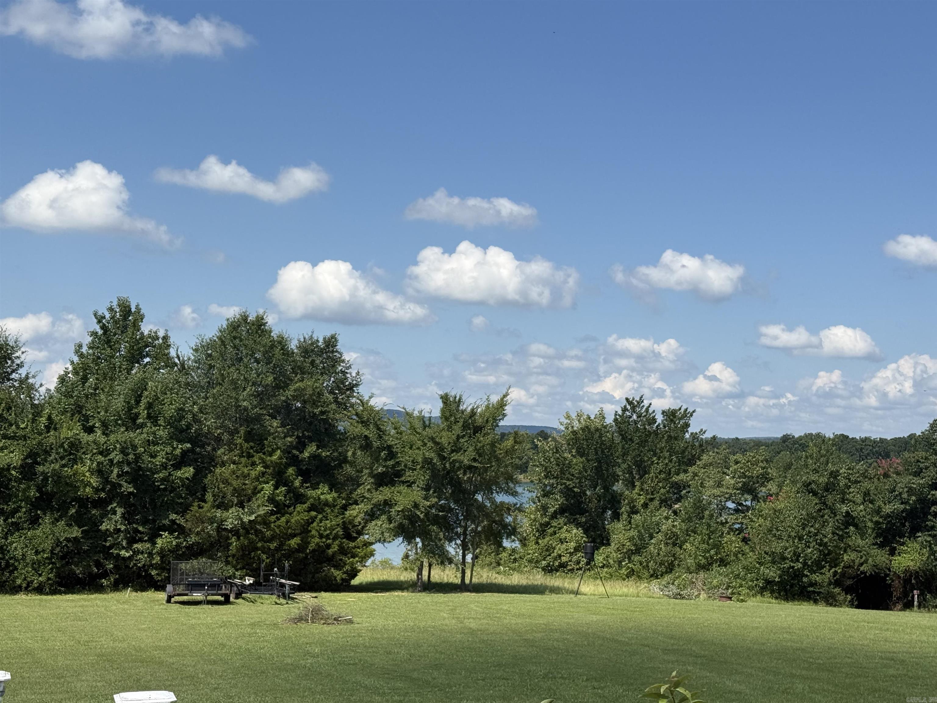 90 Emerald Lane Greers Ferry, AR 72067