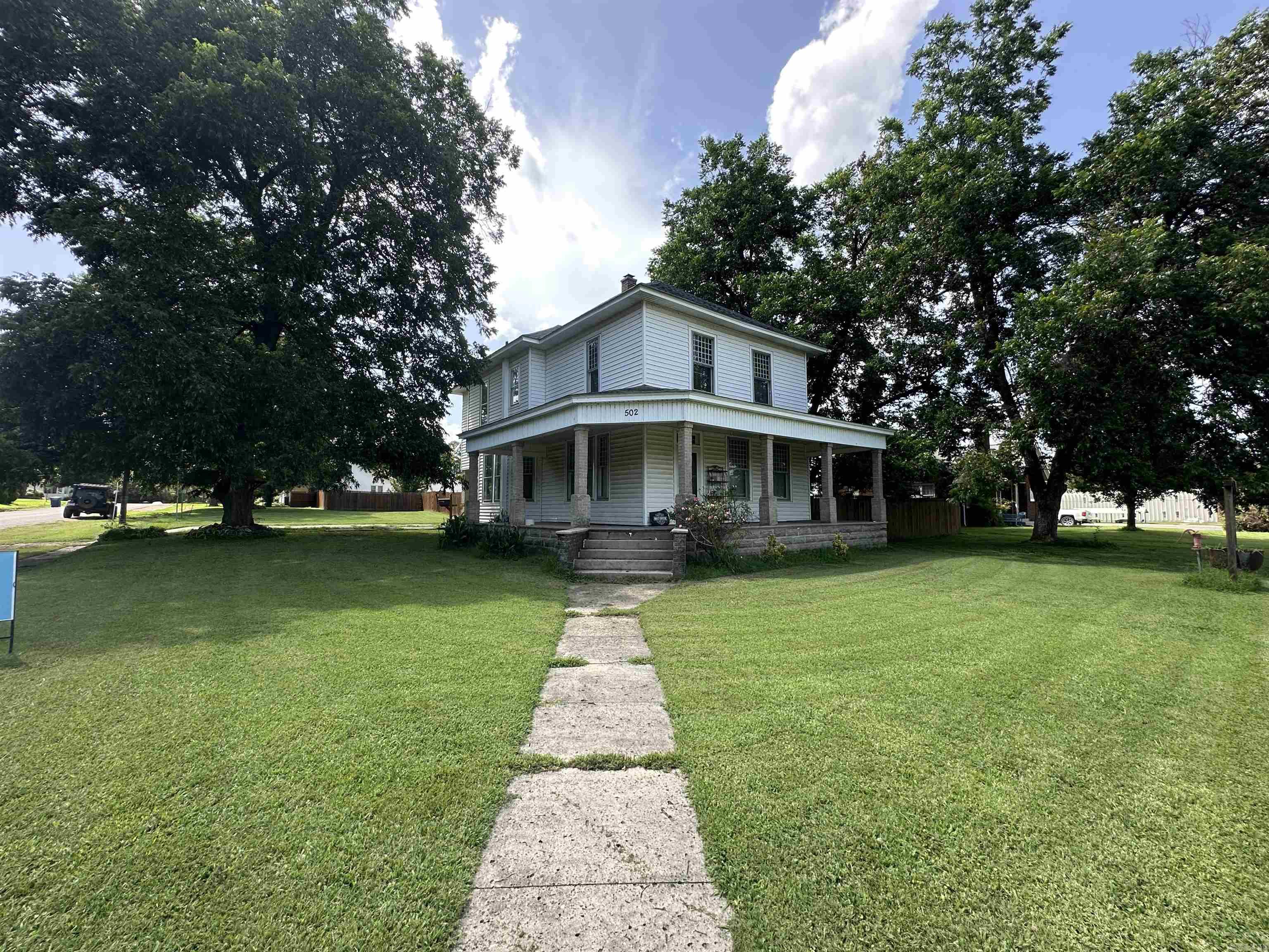 502 W 6th  Rector, AR
