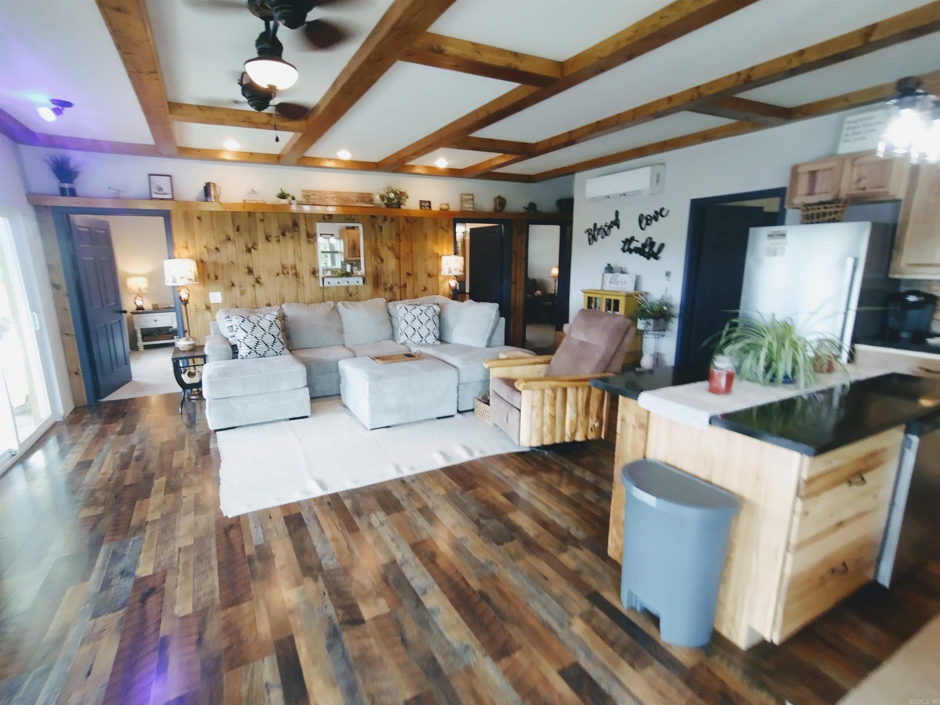 675 Ridge Top Rd  Melbourne, AR
