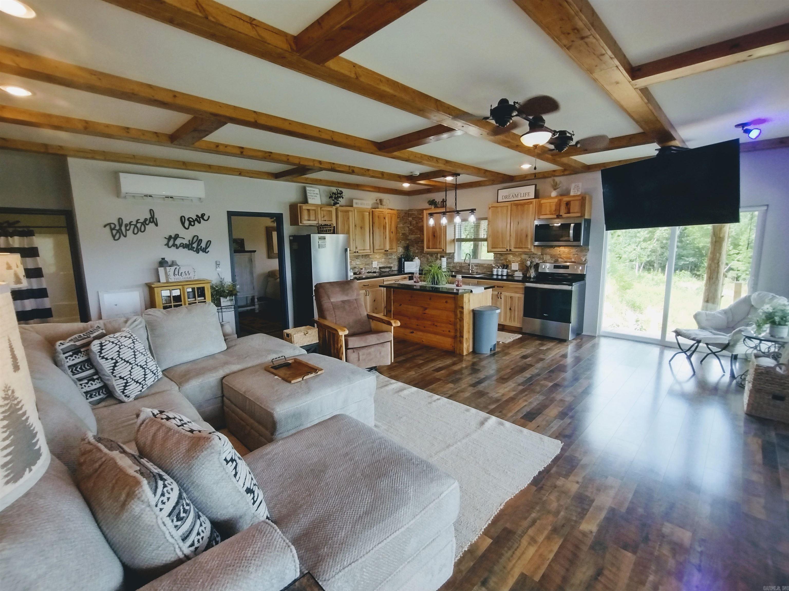 675 Ridge Top Rd  Melbourne, AR