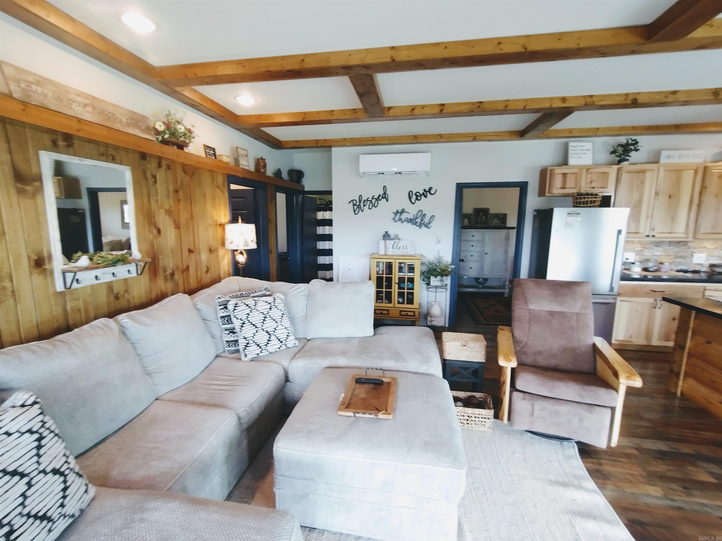 675 Ridge Top Rd  Melbourne, AR