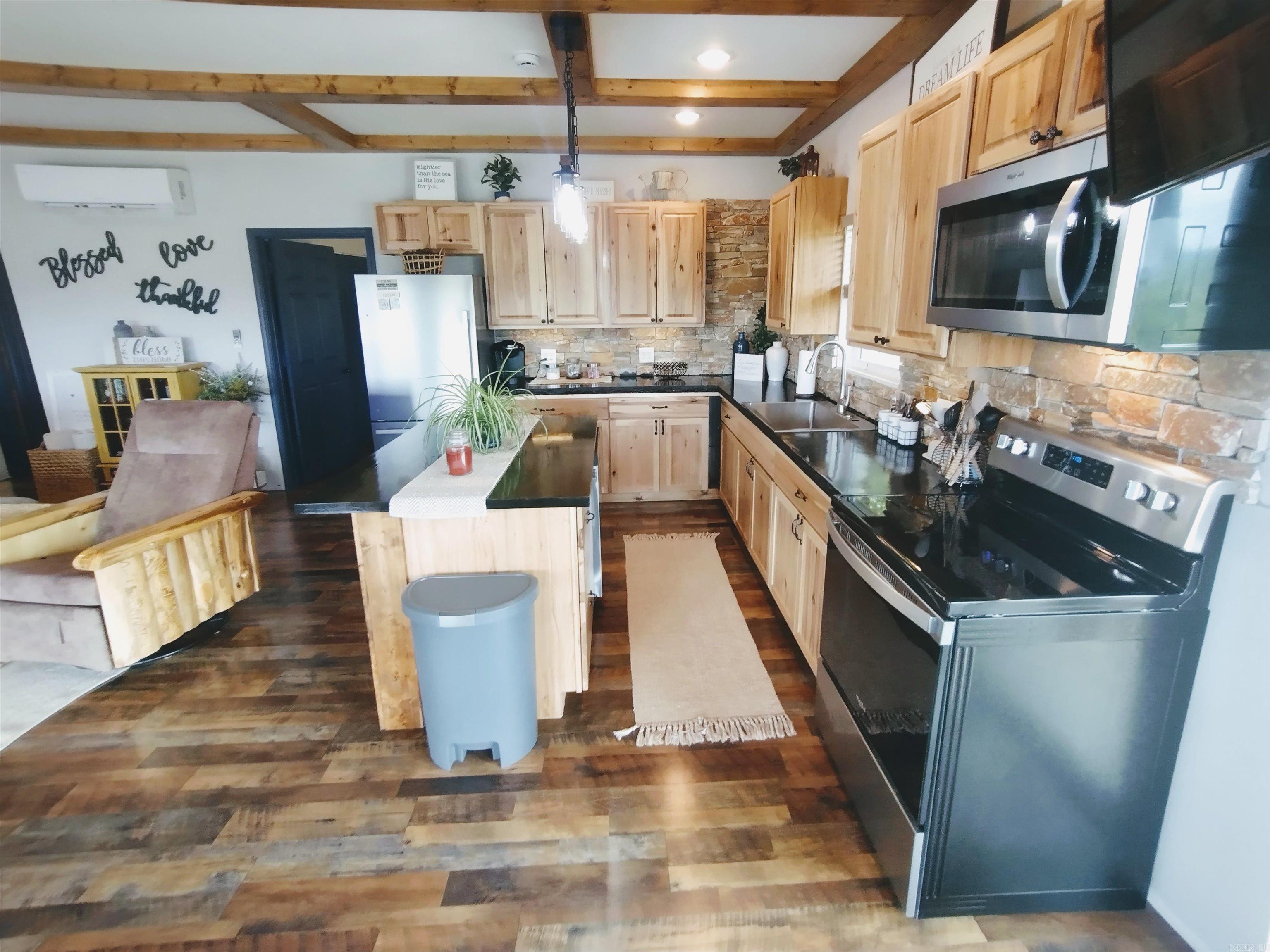 675 Ridge Top Rd  Melbourne, AR