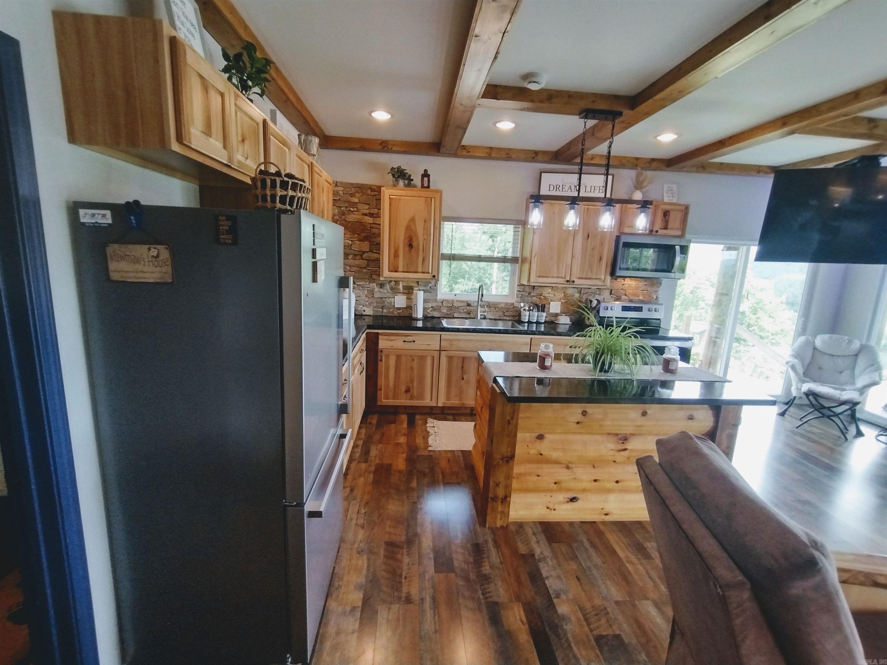 675 Ridge Top Rd  Melbourne, AR