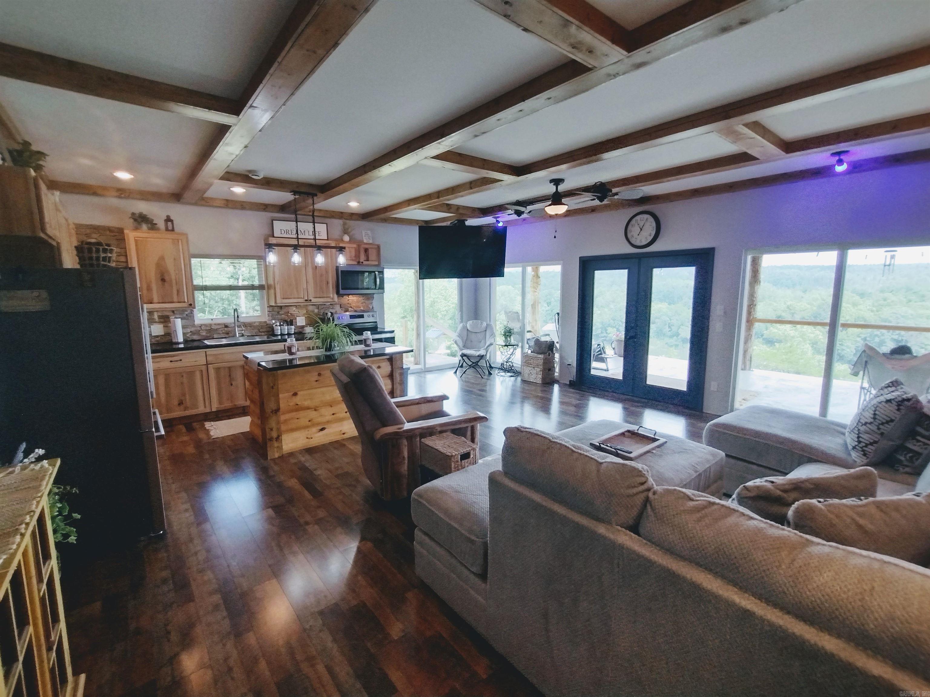 675 Ridge Top Rd  Melbourne, AR