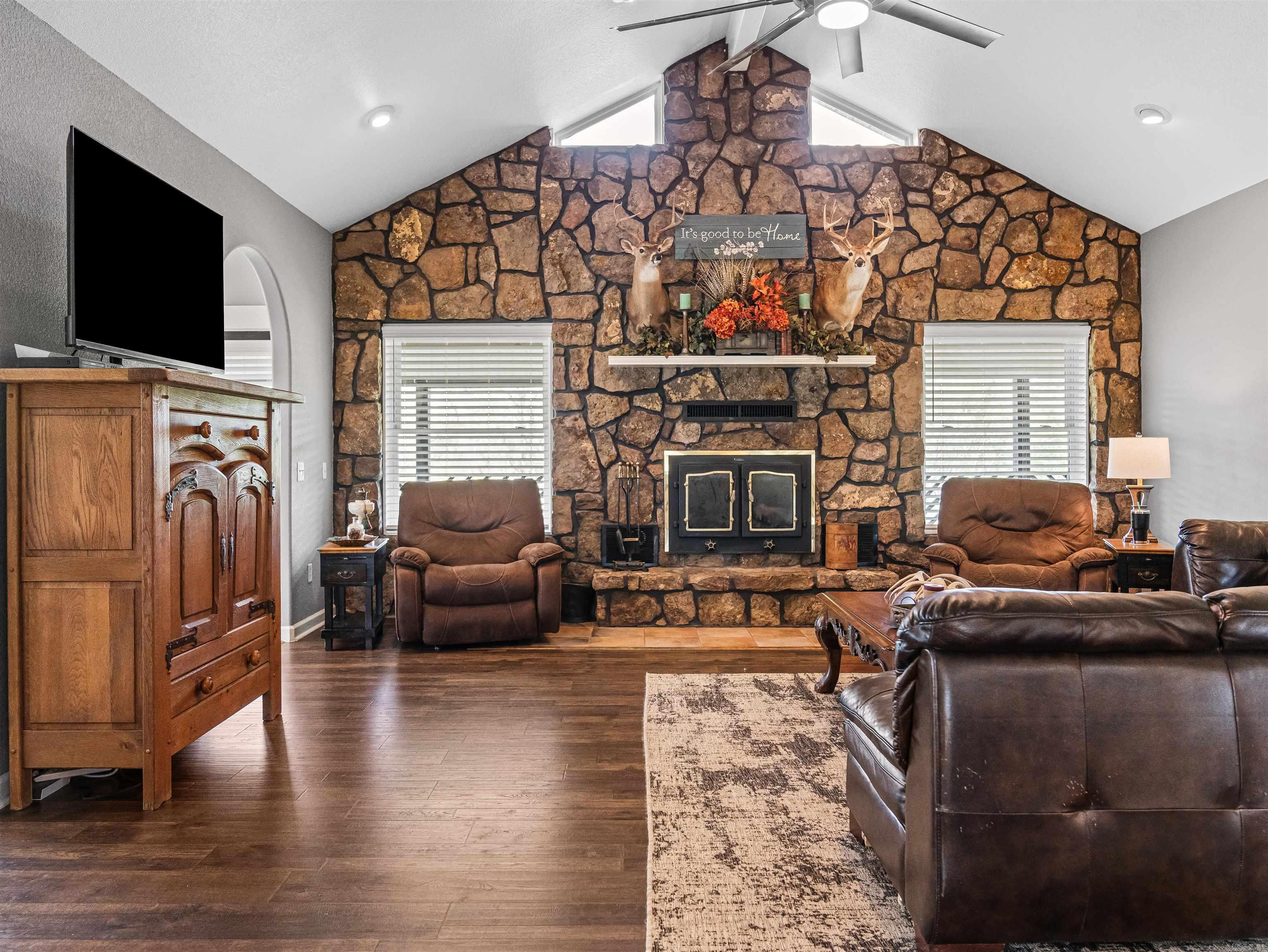 163 Barbie  Mount Ida, AR