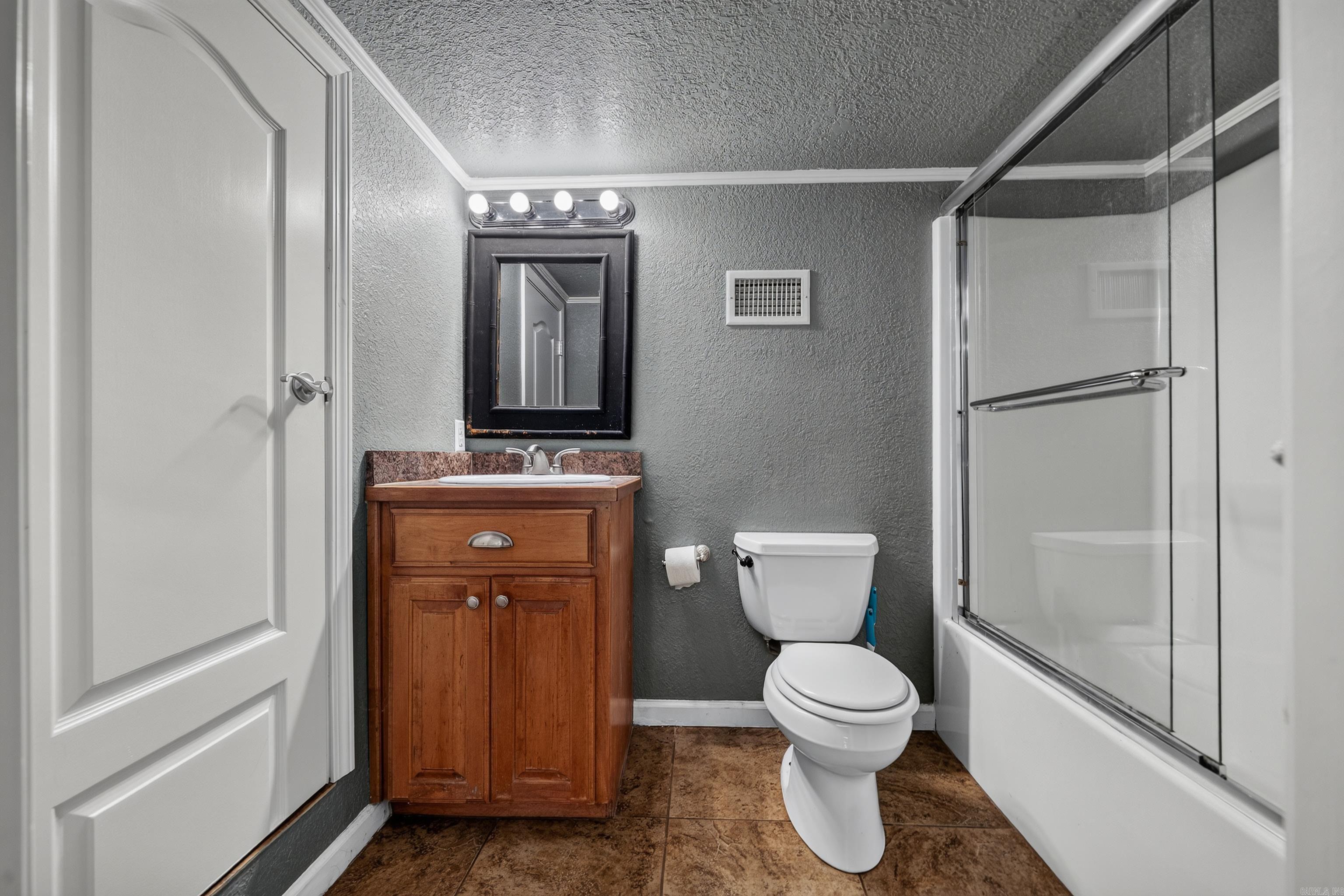 703 Beaver Lakes  Malvern, AR