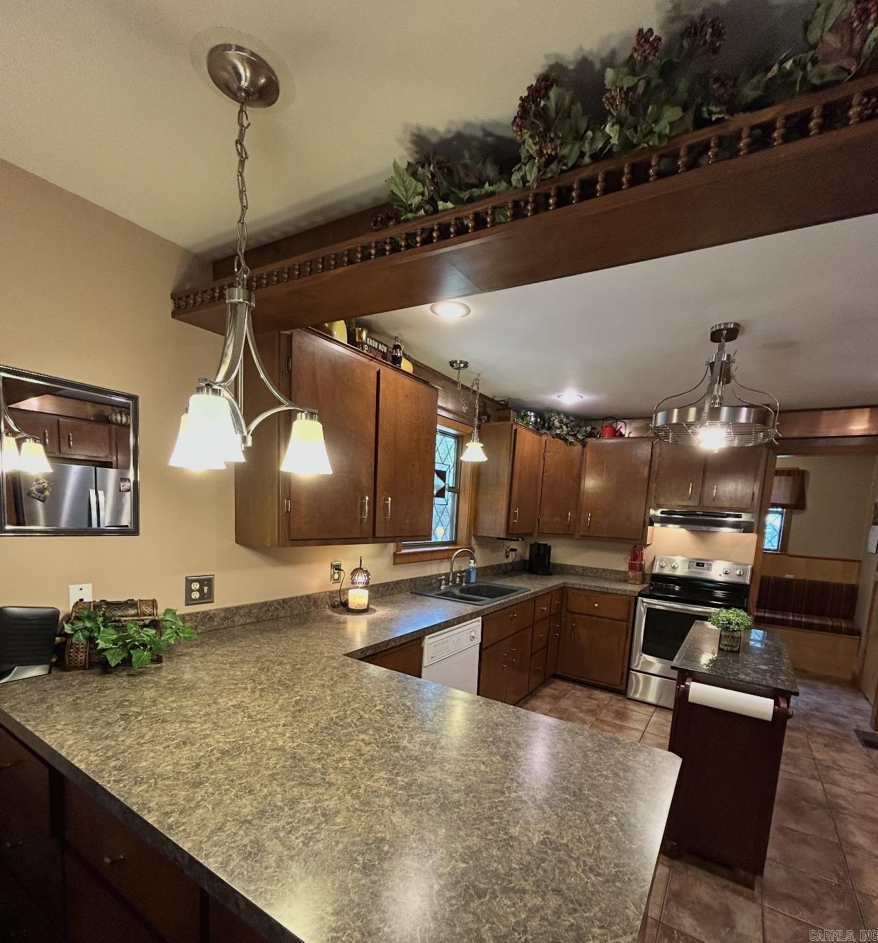 89 HERITAGE  Greers Ferry, AR