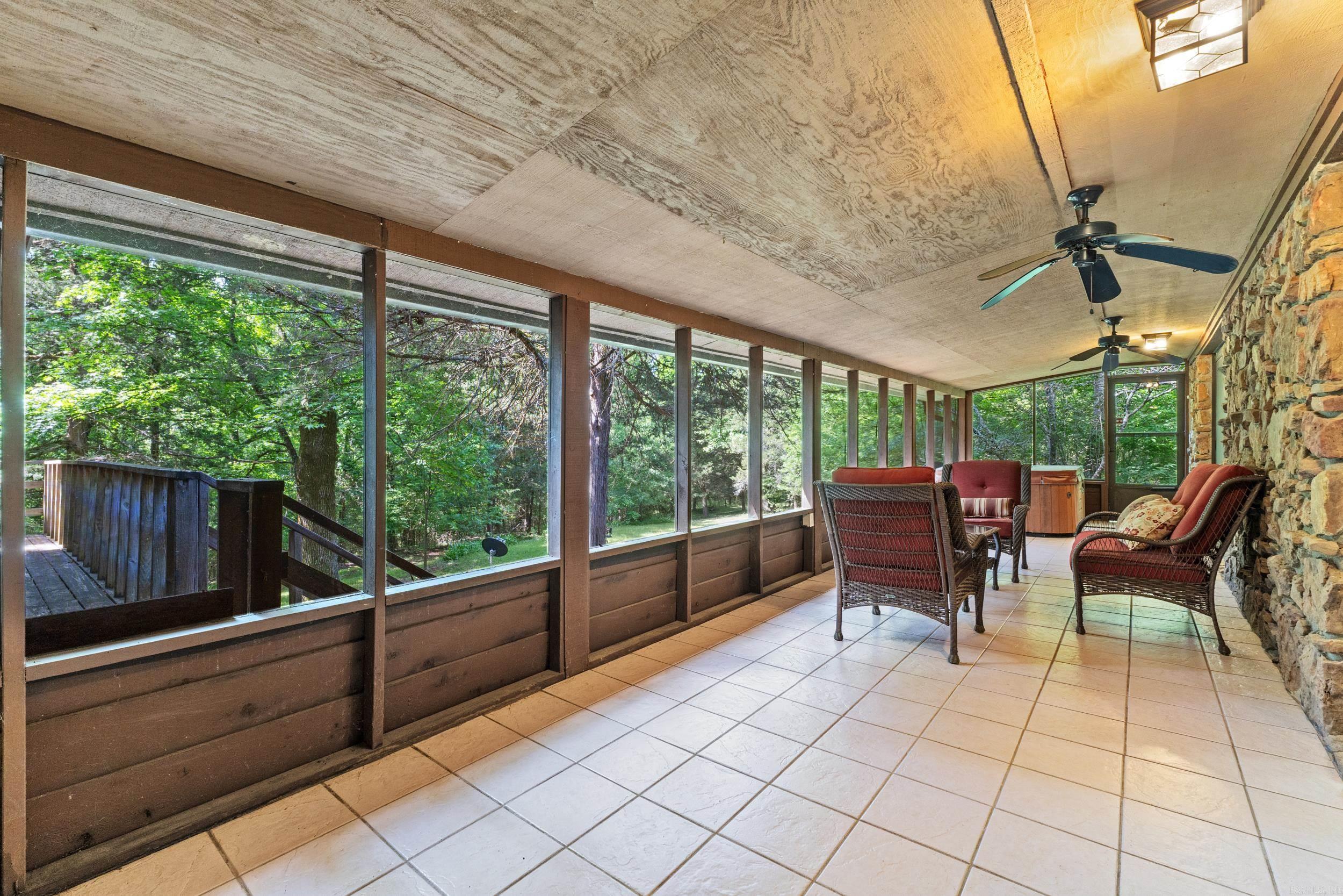 269 W Pleasant Valley Road  Greenbrier, AR
