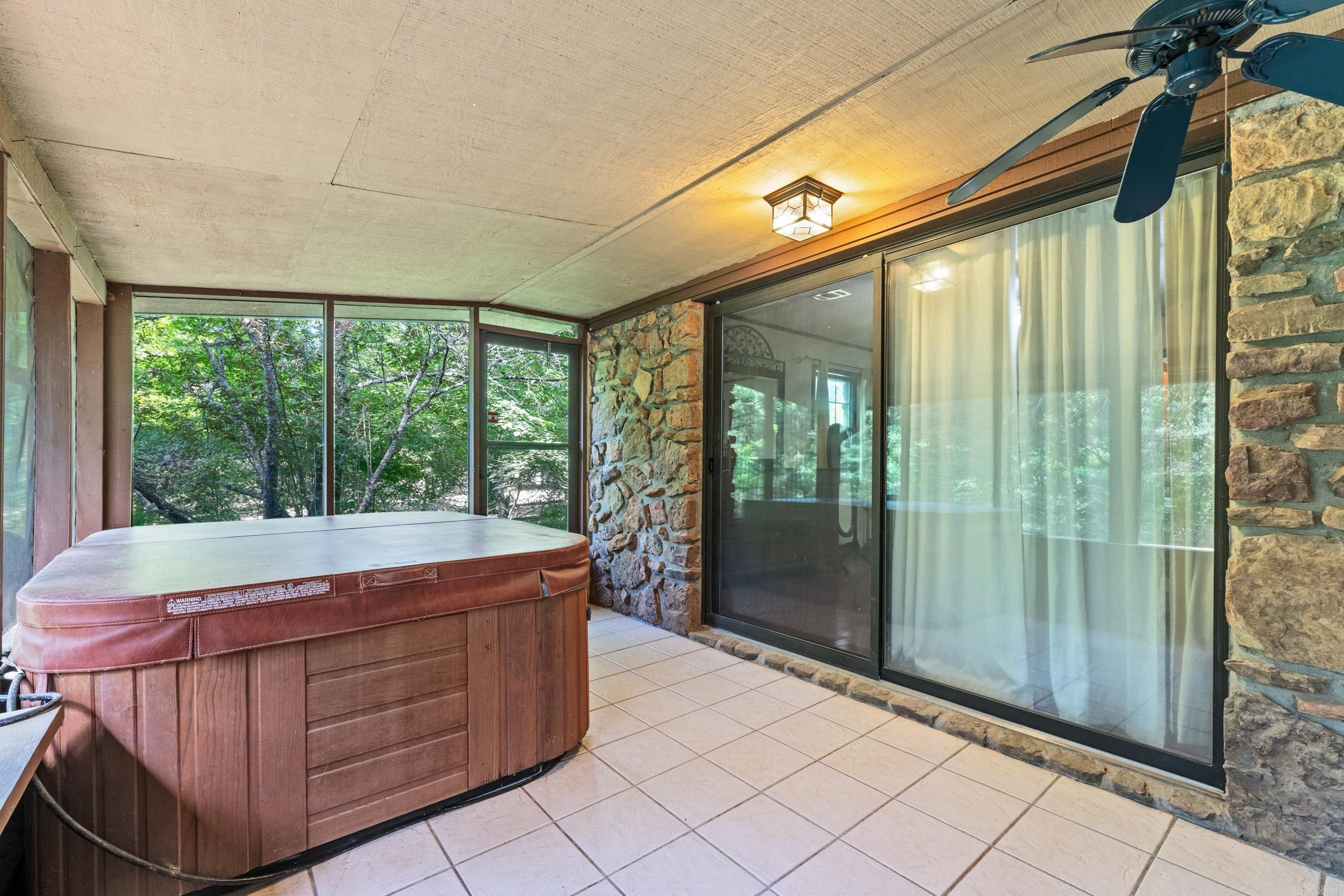 269 W Pleasant Valley Road  Greenbrier, AR