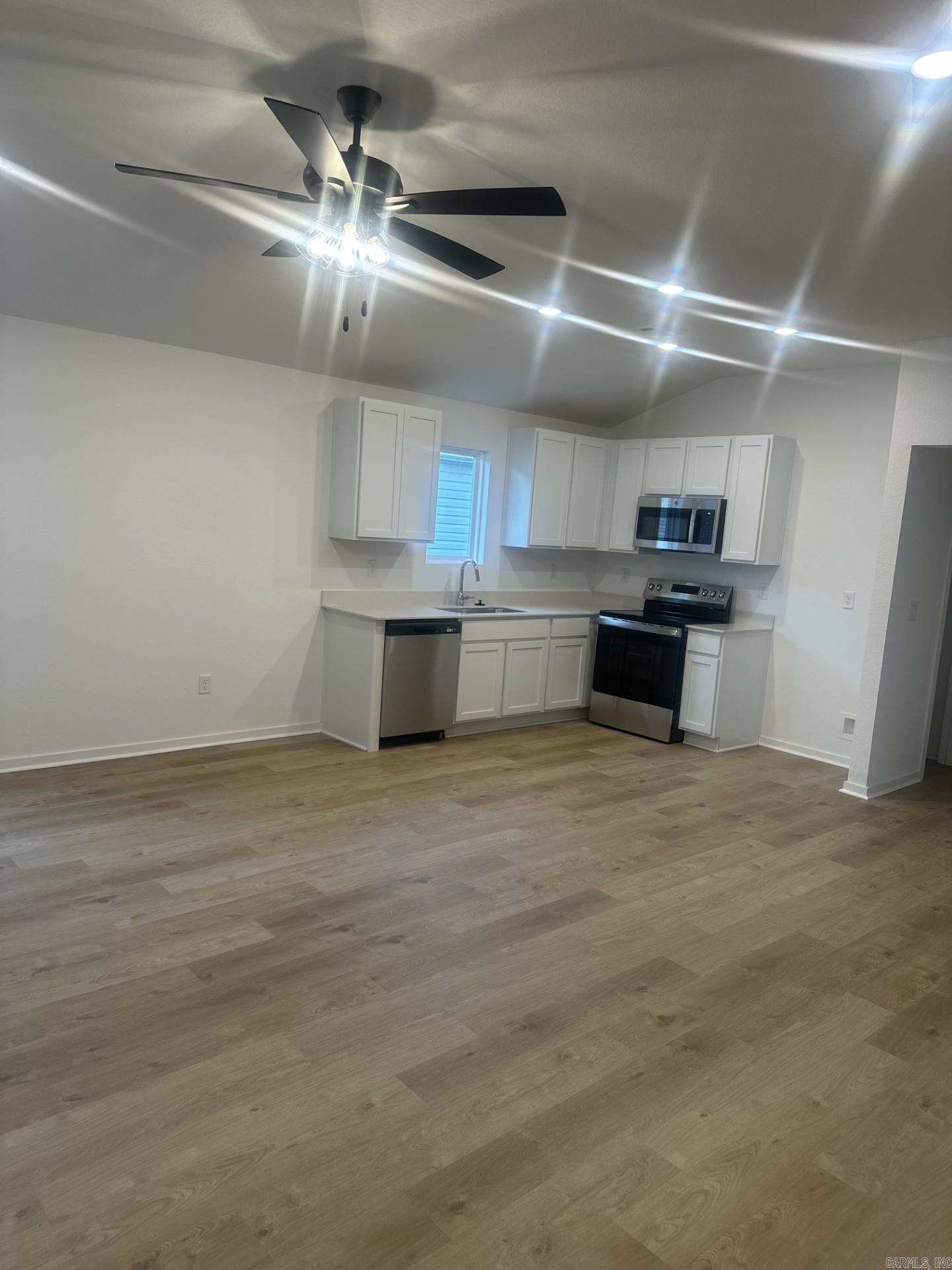 110 Lucy Lane — photo 4