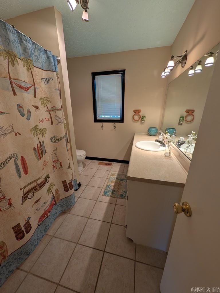 208 MC 6087  Yellville, AR