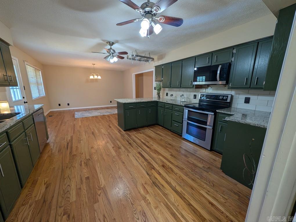 208 MC 6087  Yellville, AR