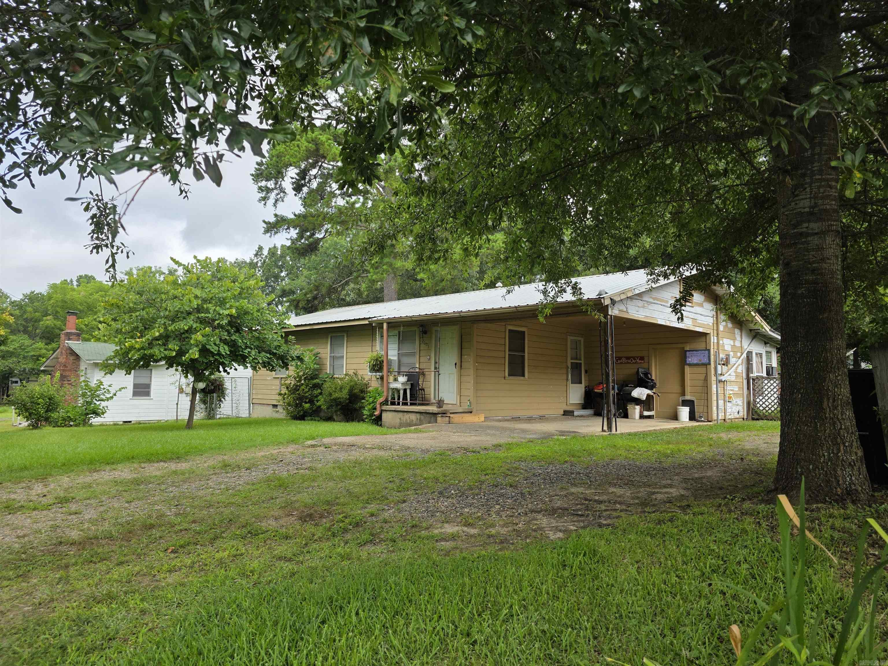 2005 Andrys Ave  Mena, AR