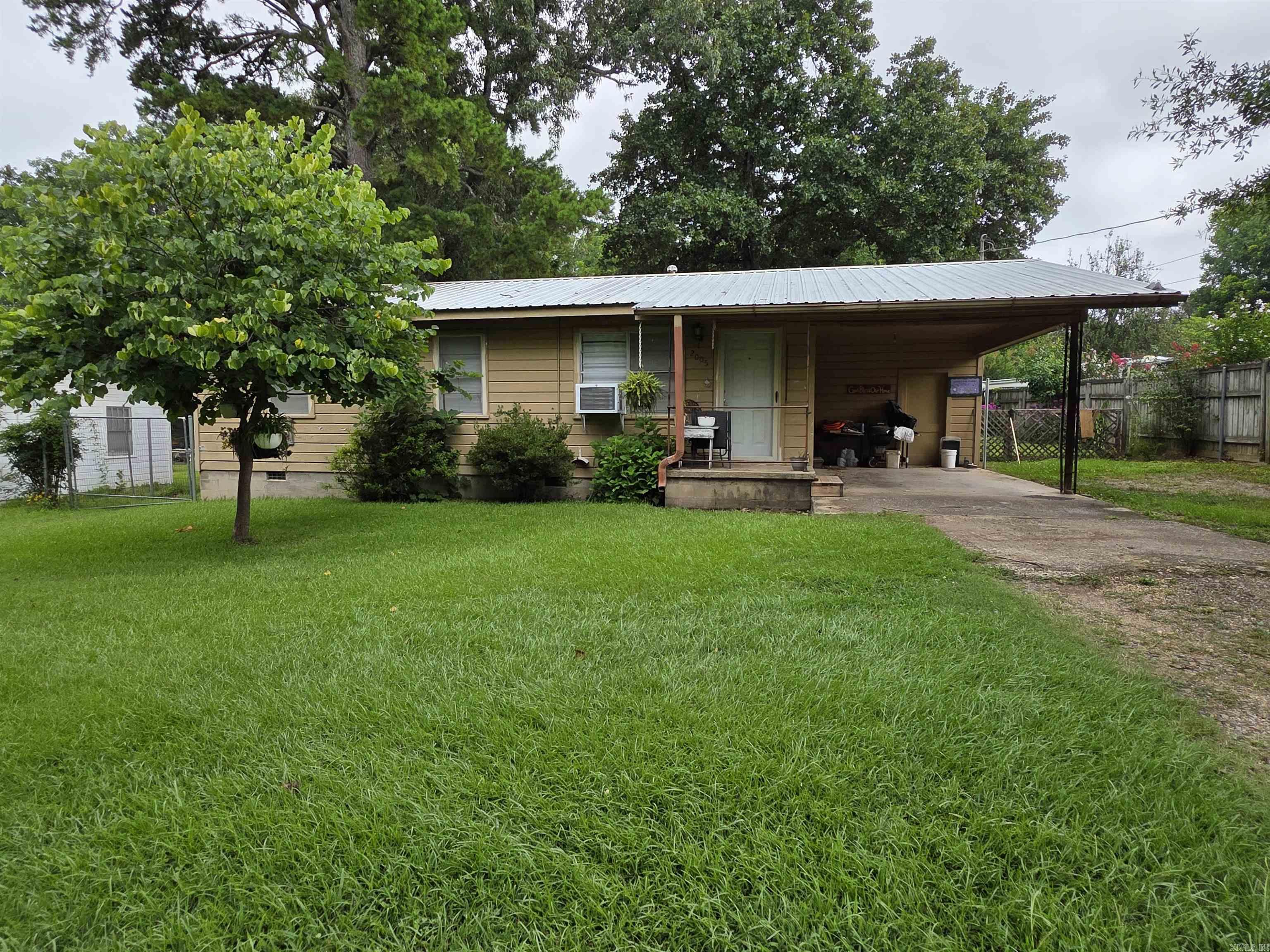 2005 Andrys Ave  Mena, AR
