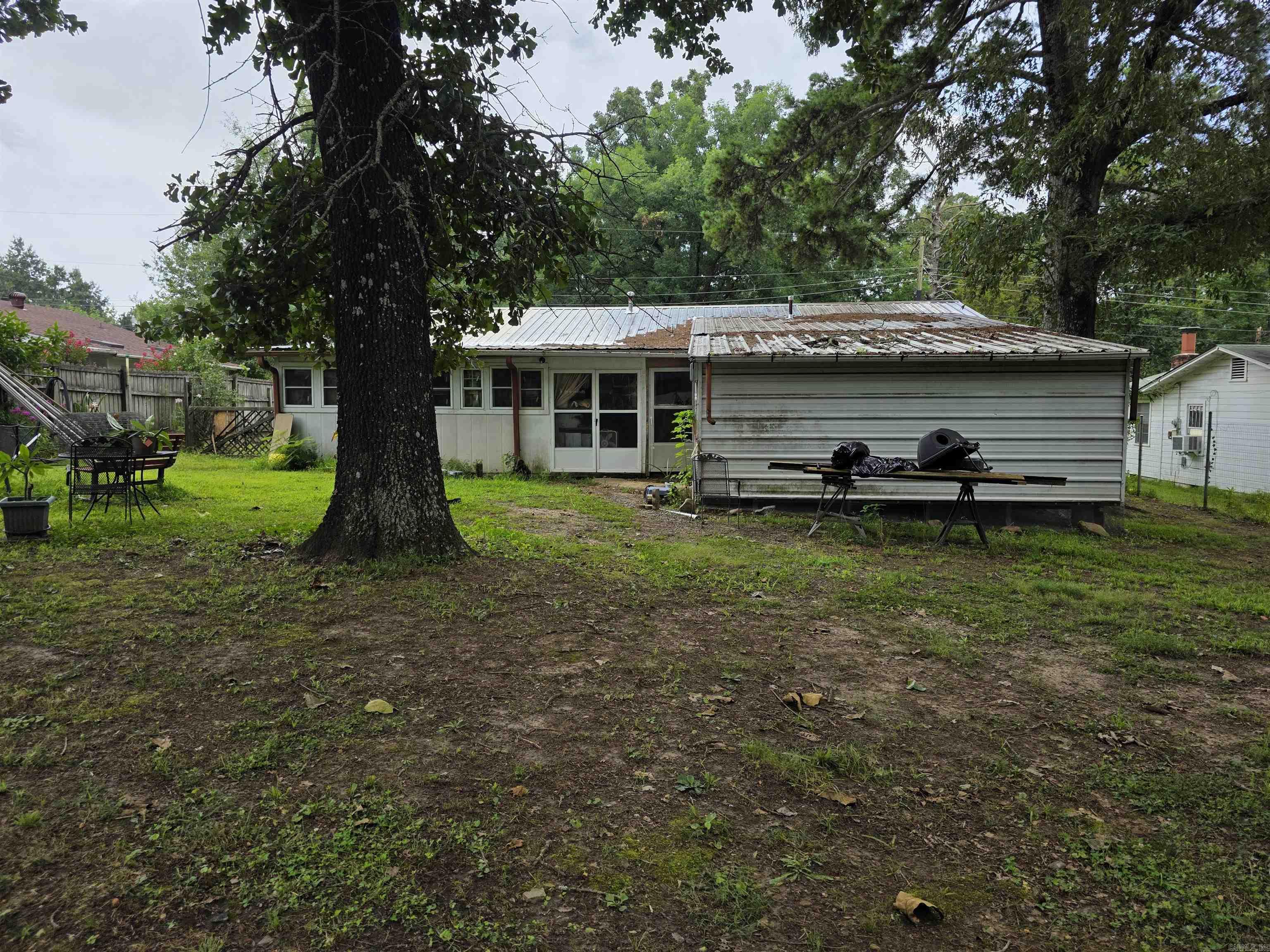 2005 Andrys Ave  Mena, AR