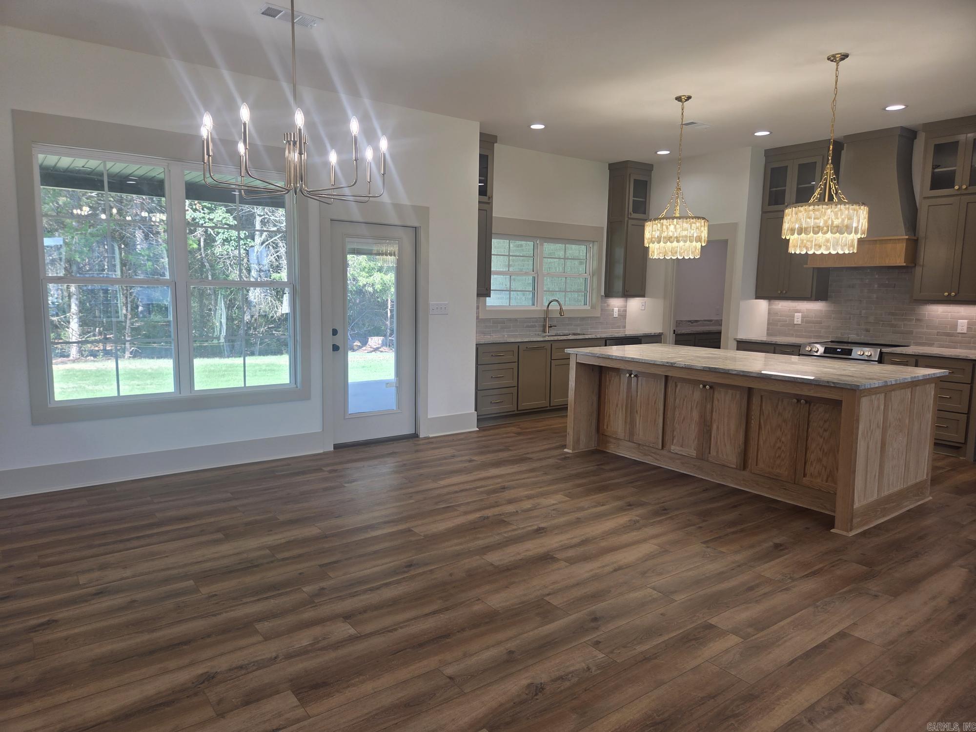 1800 Seattle Slew Searcy, AR 72143