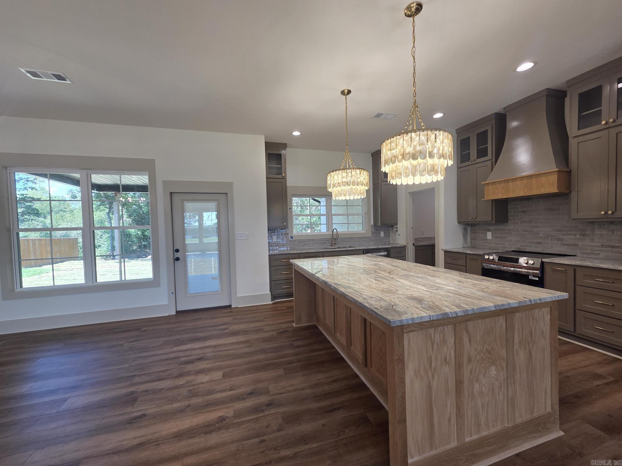 1800 Seattle Slew  Searcy, AR