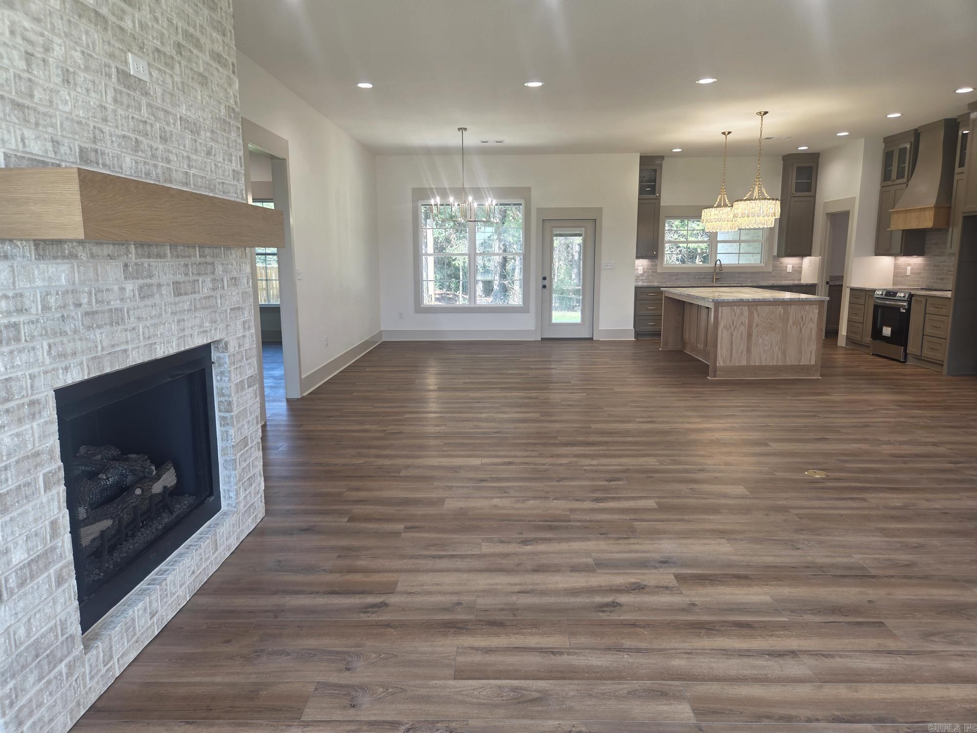 1800 Seattle Slew Searcy, AR 72143