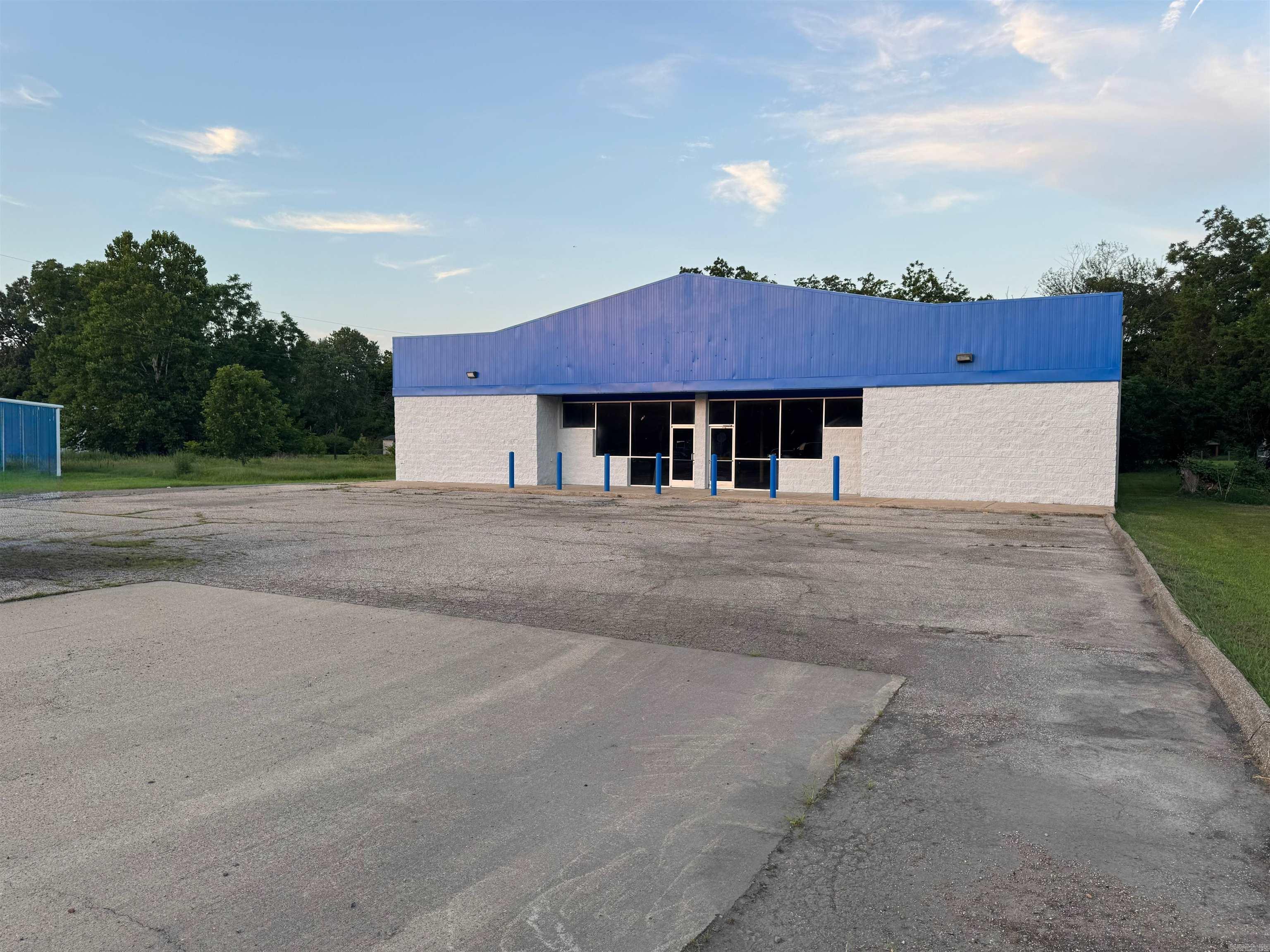 820 N MAIN  Brinkley, AR