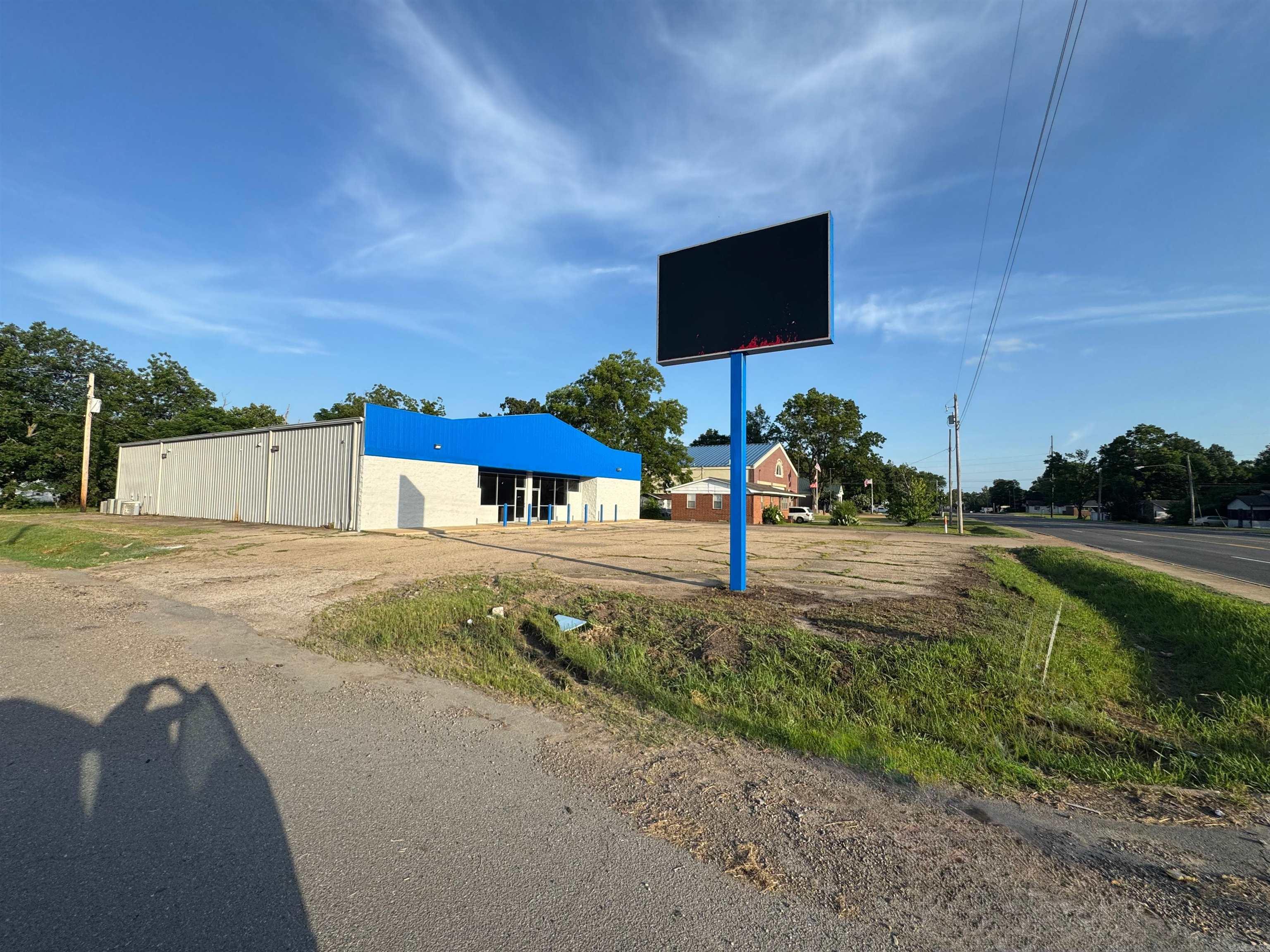 820 N MAIN  Brinkley, AR