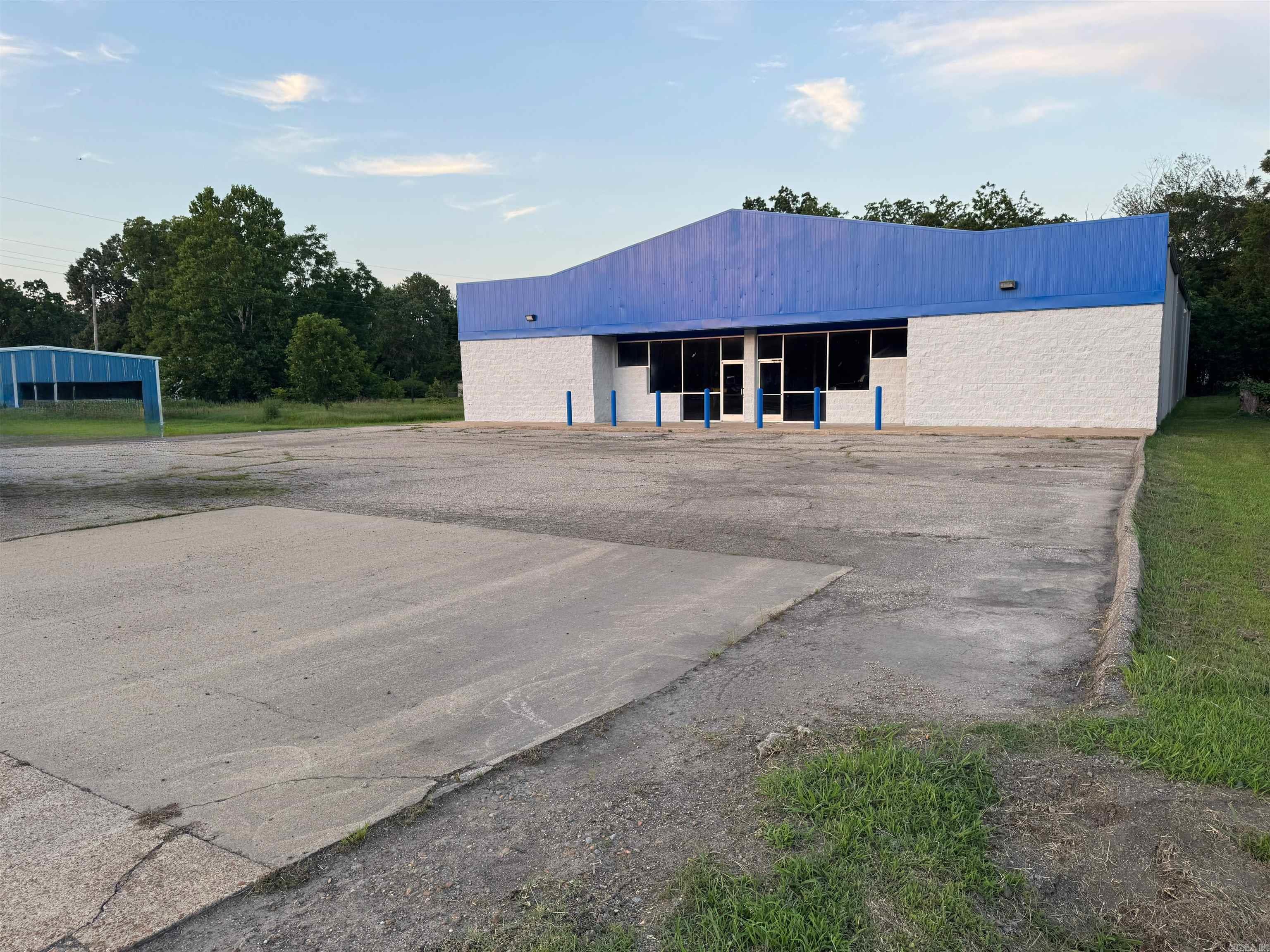 820 N MAIN  Brinkley, AR