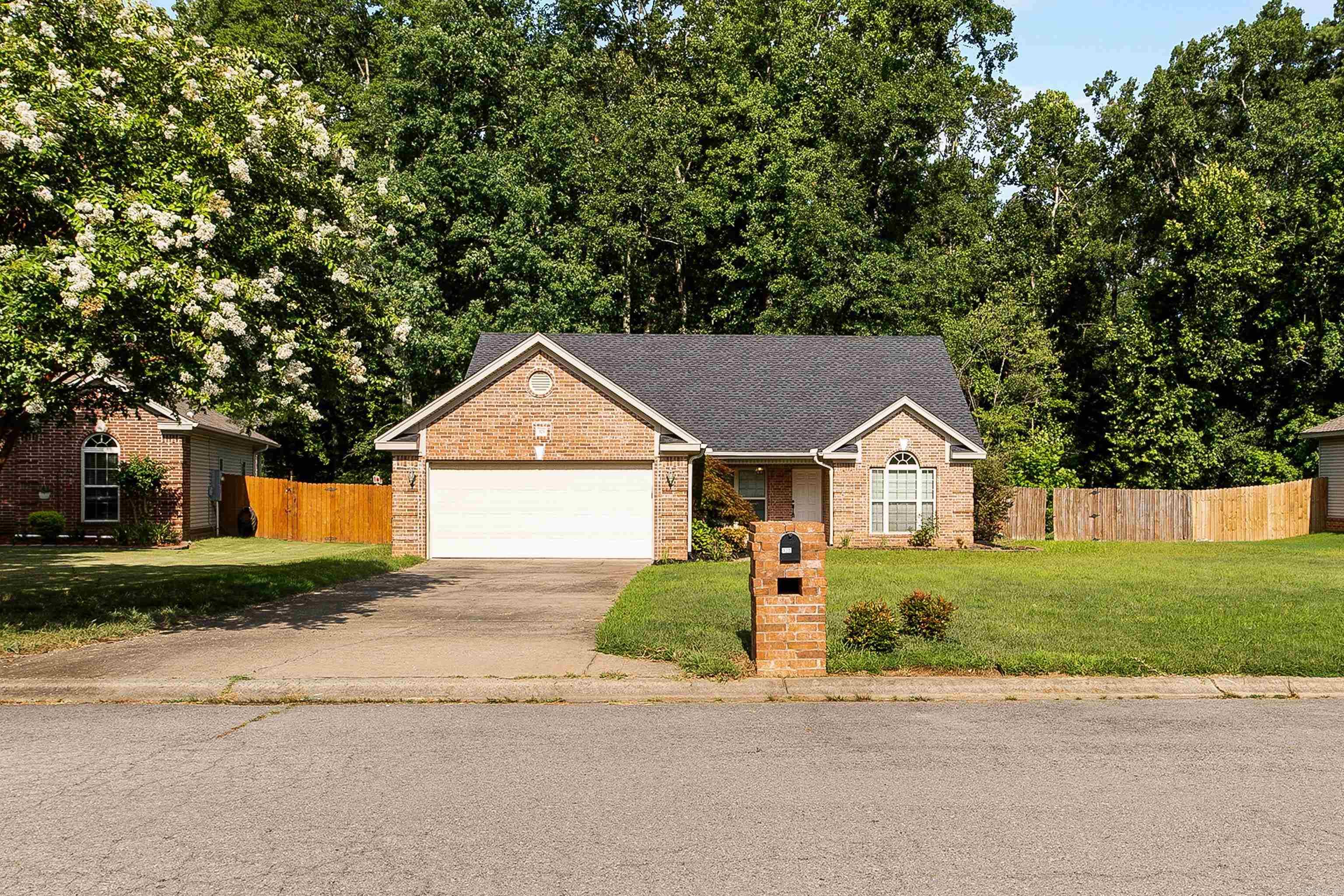 325 Madison Place  Benton, AR