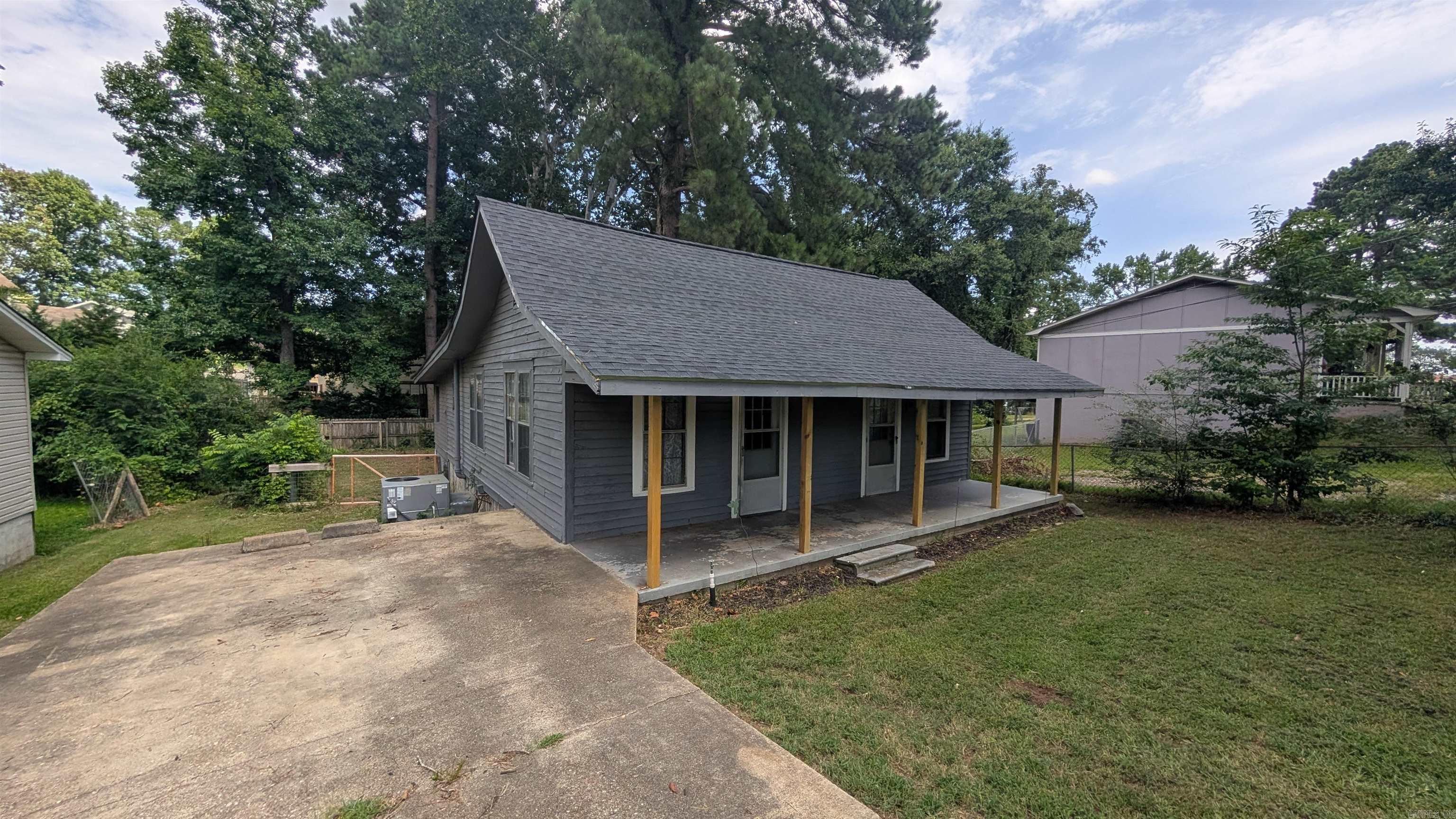 2115 Wright  Benton, AR