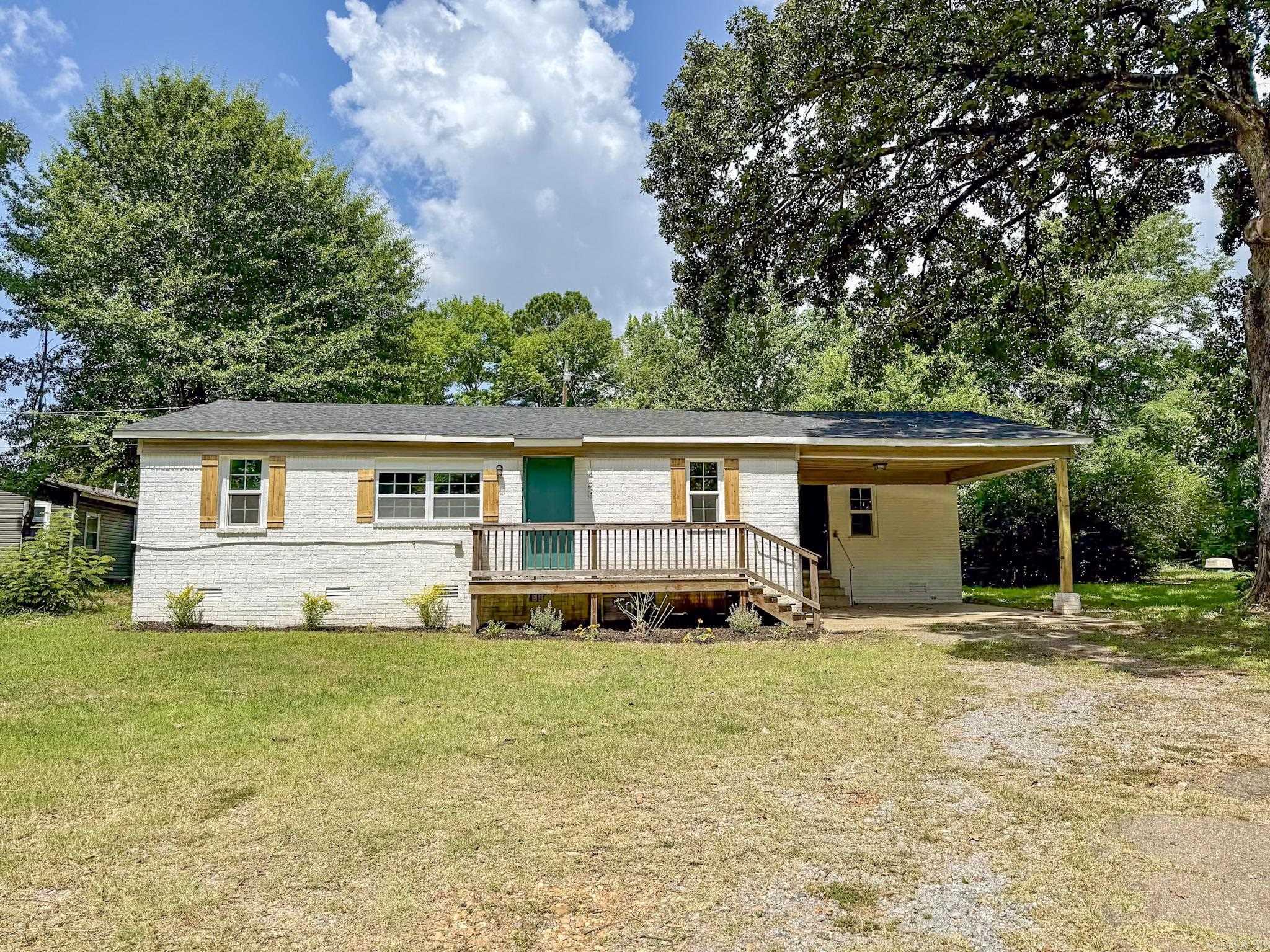 1423 1/2 S East St  Benton, AR