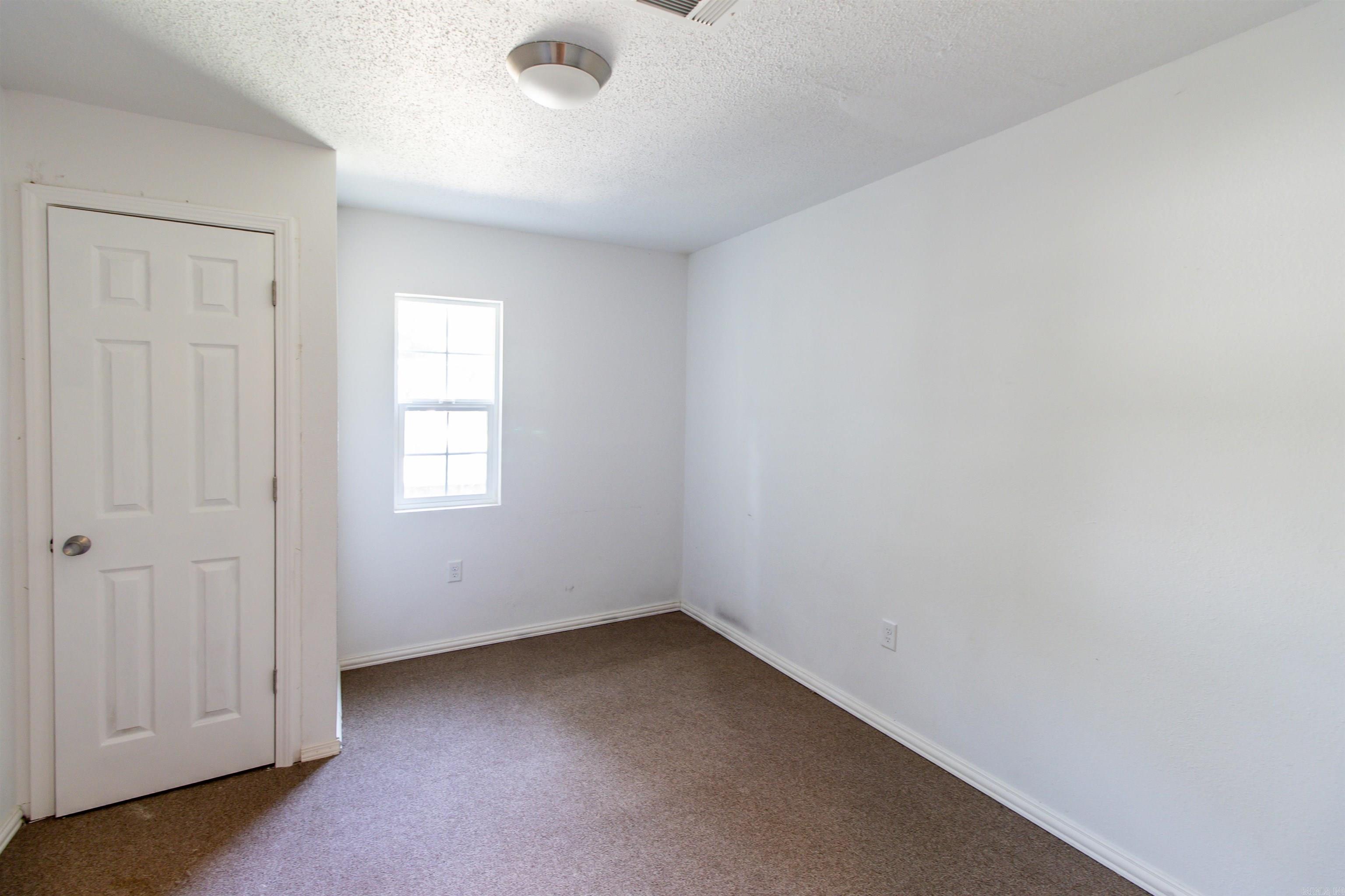 1423 1/2 S East St  Benton, AR