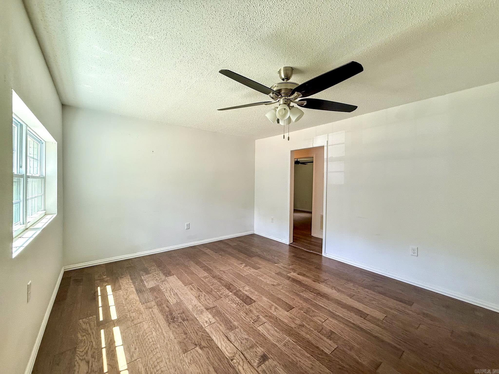1423 1/2 S East St  Benton, AR