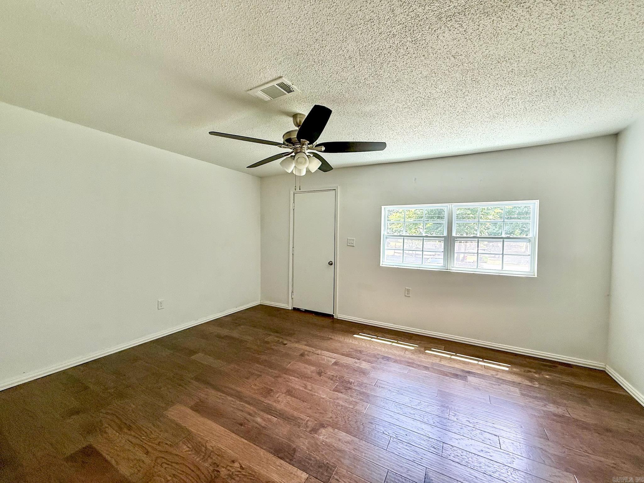 1423 1/2 S East St  Benton, AR