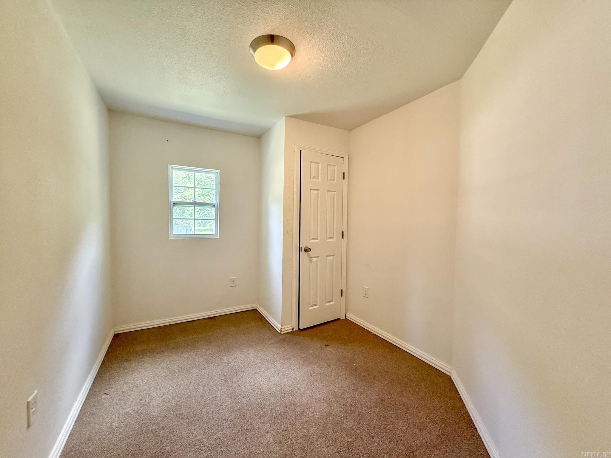 1423 1/2 S East St  Benton, AR