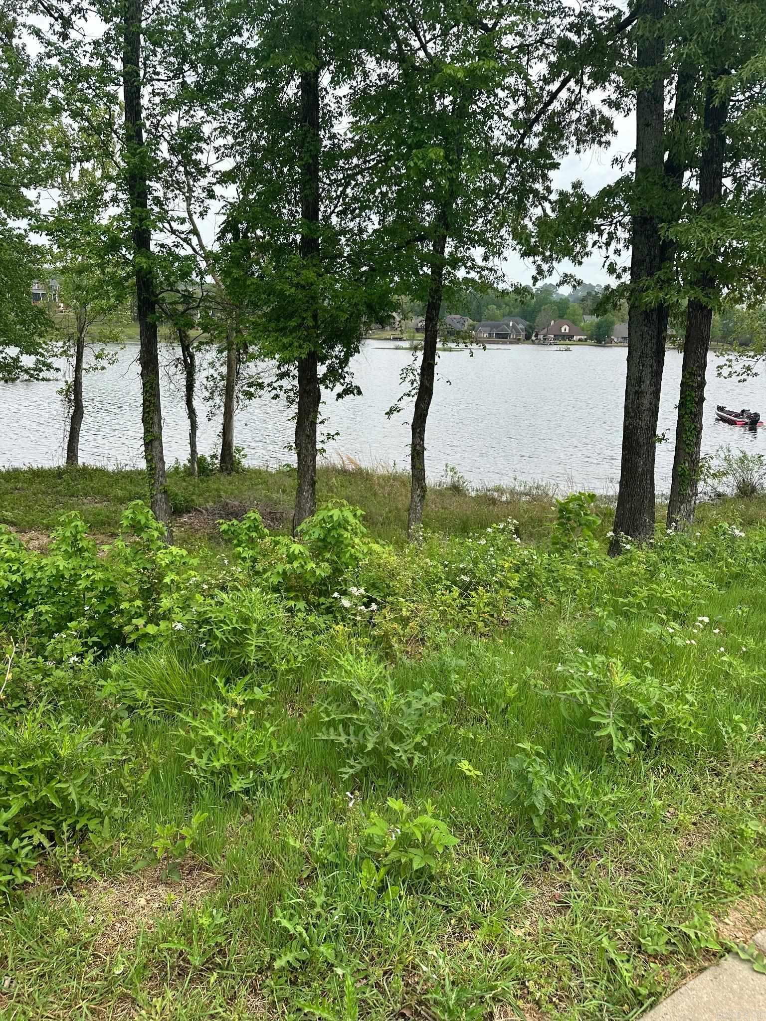 7542 S Shoreline  Benton, AR