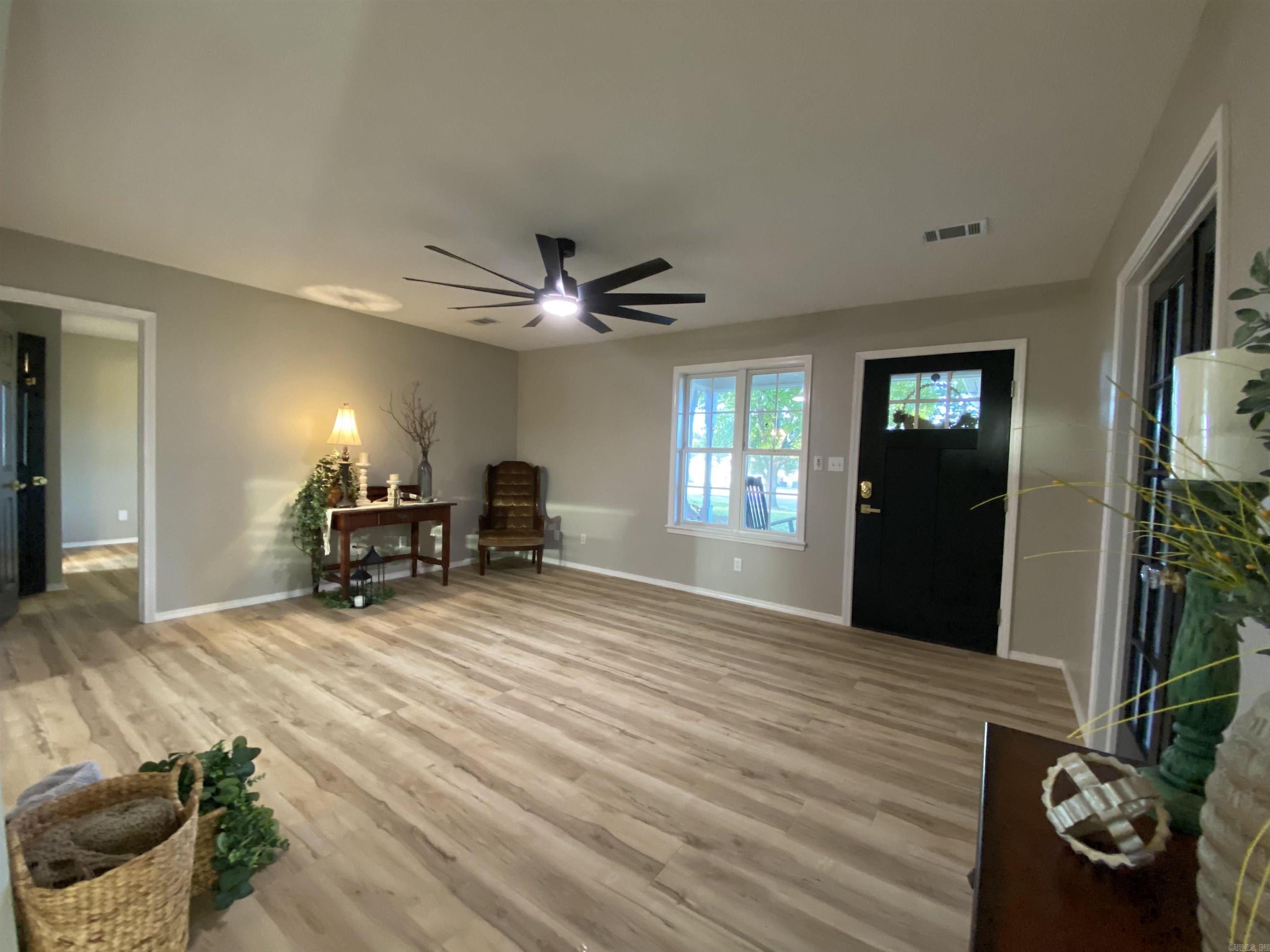 207 Willow Way  Clarksville, AR