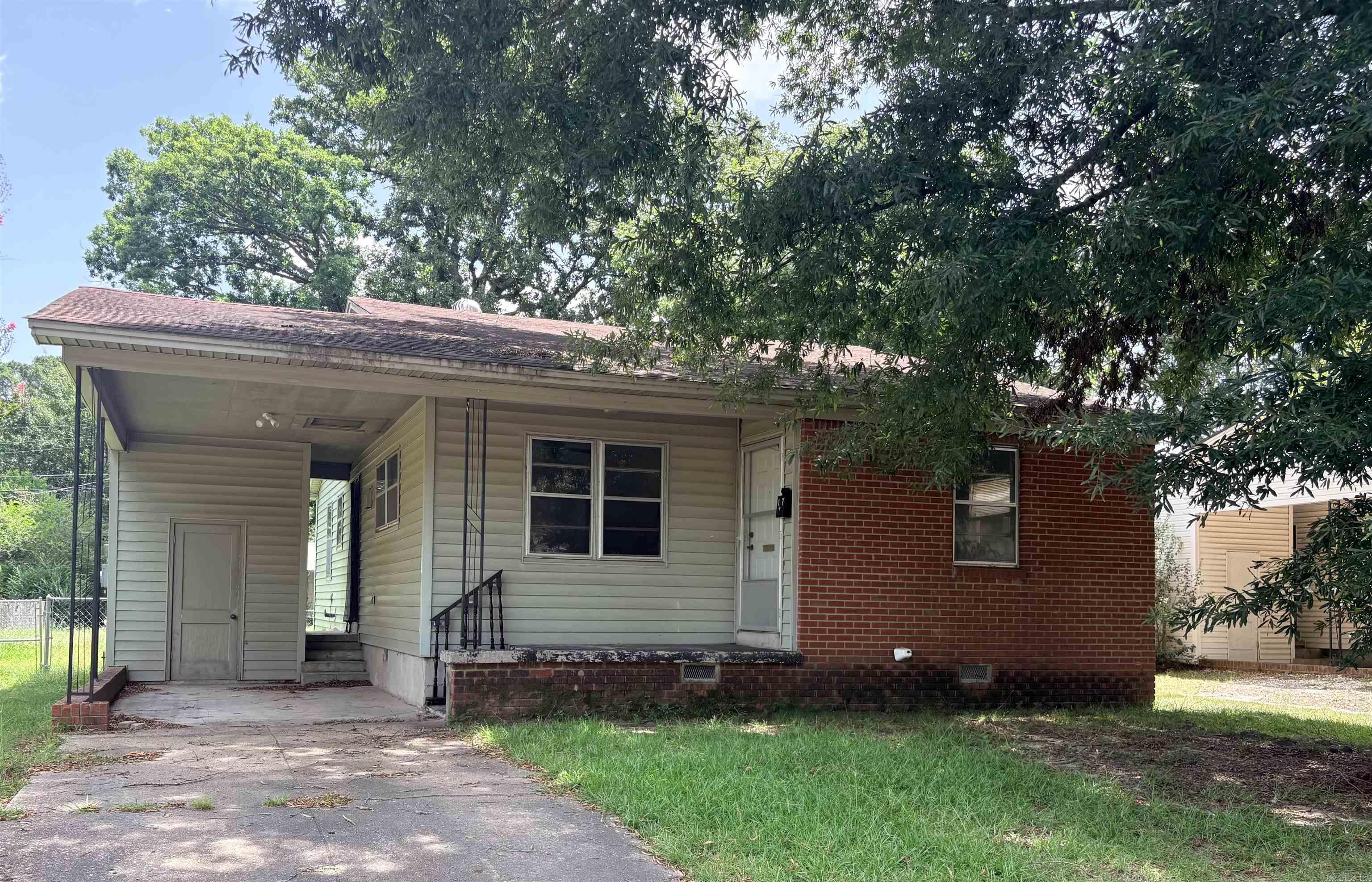 17 N Haley  Pine Bluff, AR