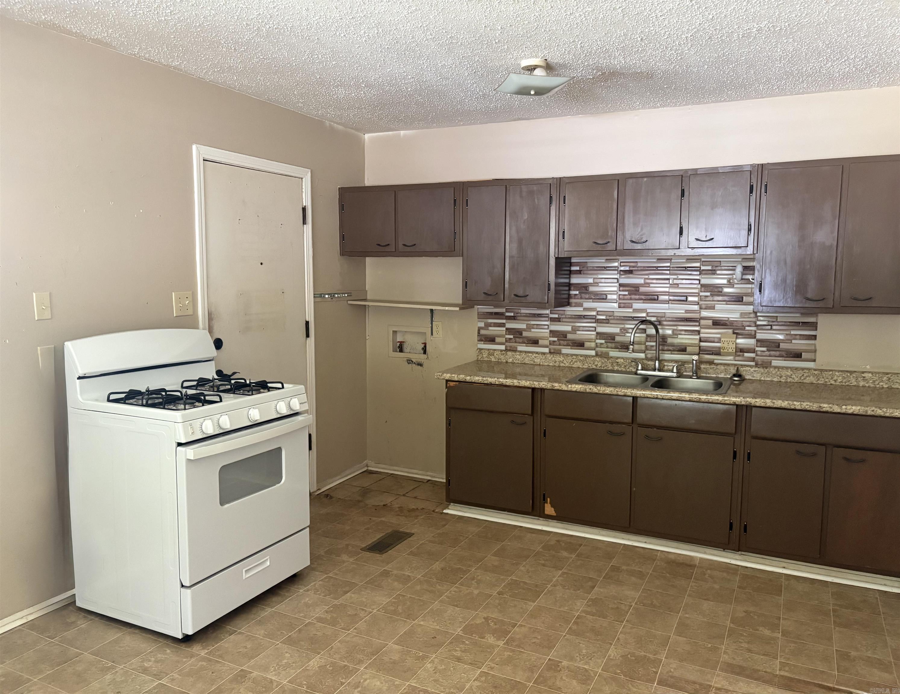 17 N Haley  Pine Bluff, AR