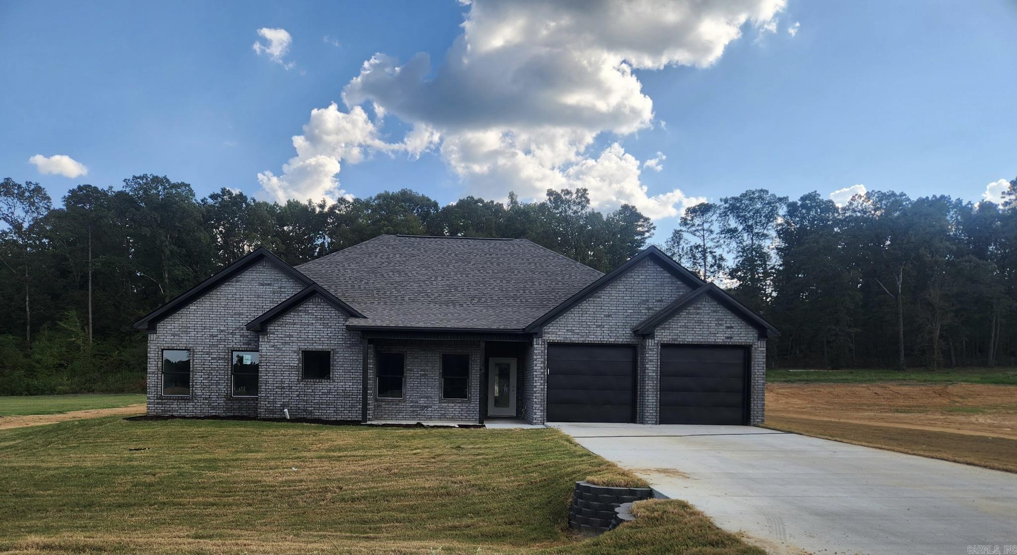 1136 Duke Drive — photo 2