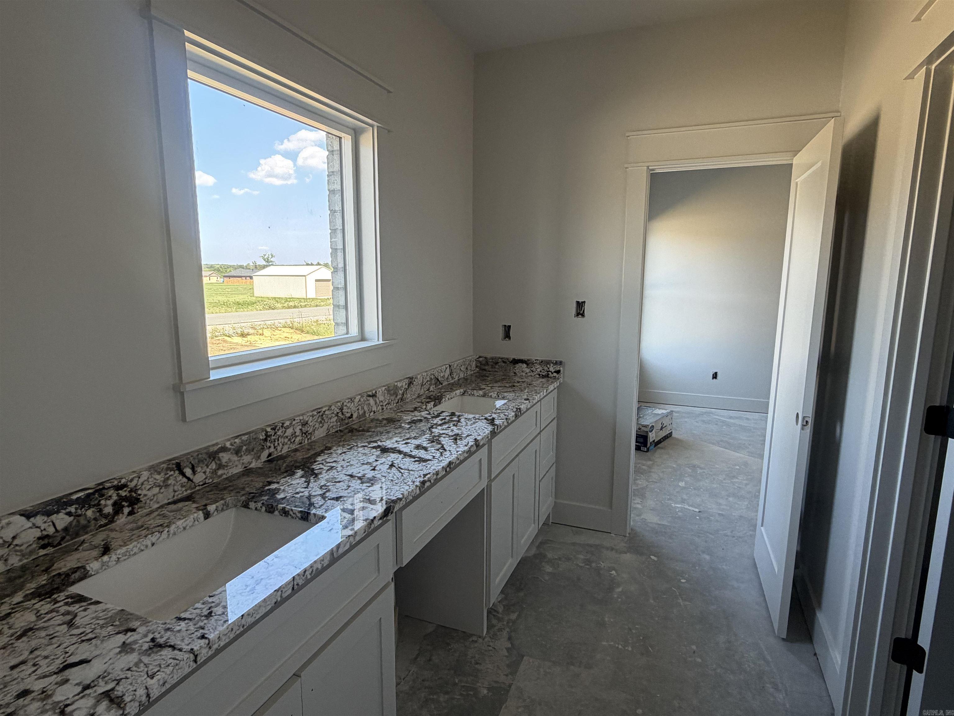 1136 Duke Drive Bauxite, AR 72011