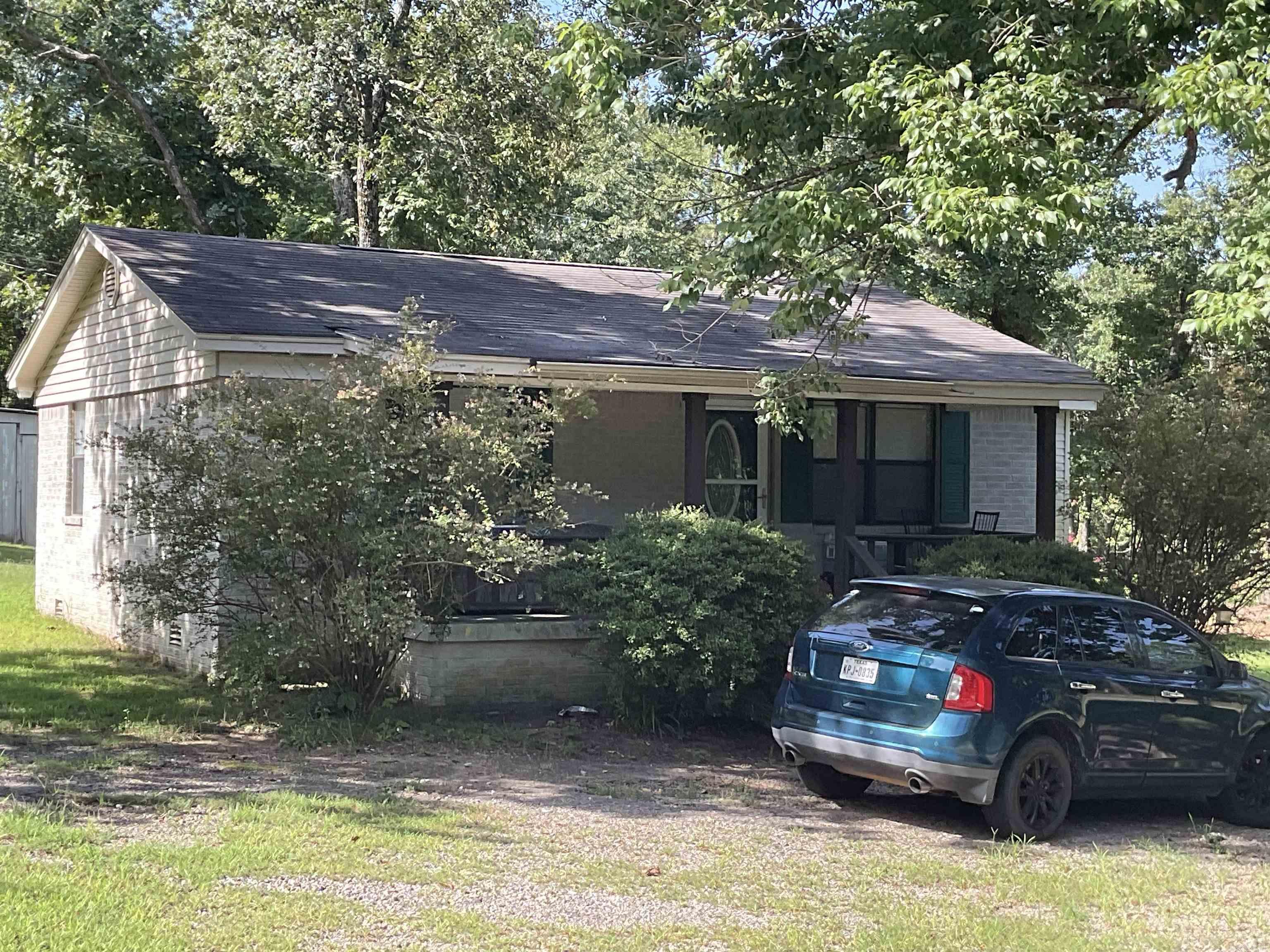 9076 Edgemont Rd.  Greers Ferry, AR