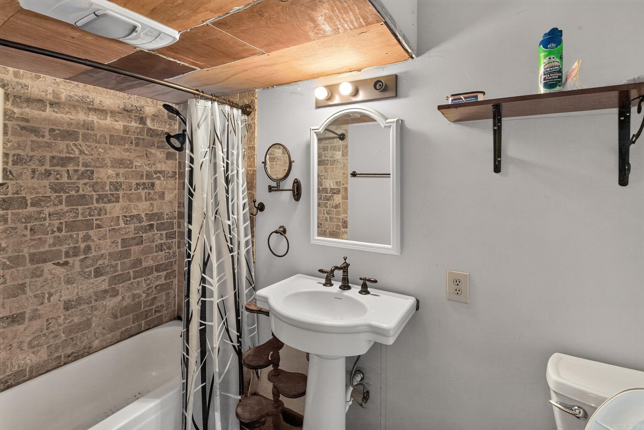 603 Schulte  New Blaine, AR